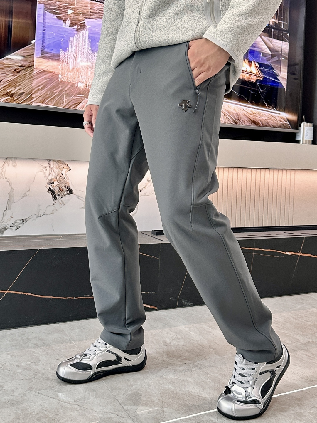 迪桑特 男士休闲裤👍速干面料休闲裤，最新款上身版型无敌正！绝对可以闭眼收的一款此款裤子非常百搭，弹力腰围