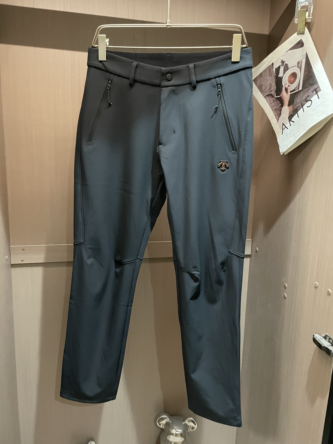 迪桑特 男士休闲裤👍速干面料休闲裤，最新款上身版型无敌正！绝对可以闭眼收的一款此款裤子非常百搭，弹力腰围