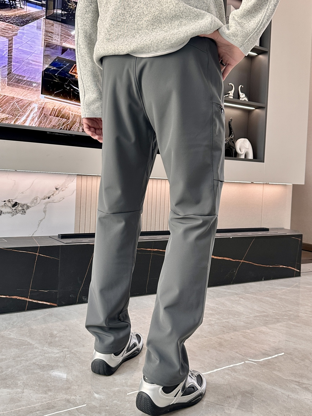 可隆 男士休闲裤👍速干面料休闲裤，最新款上身版型无敌正！绝对可以闭眼收的一款此款裤子非常百搭，弹力腰围,