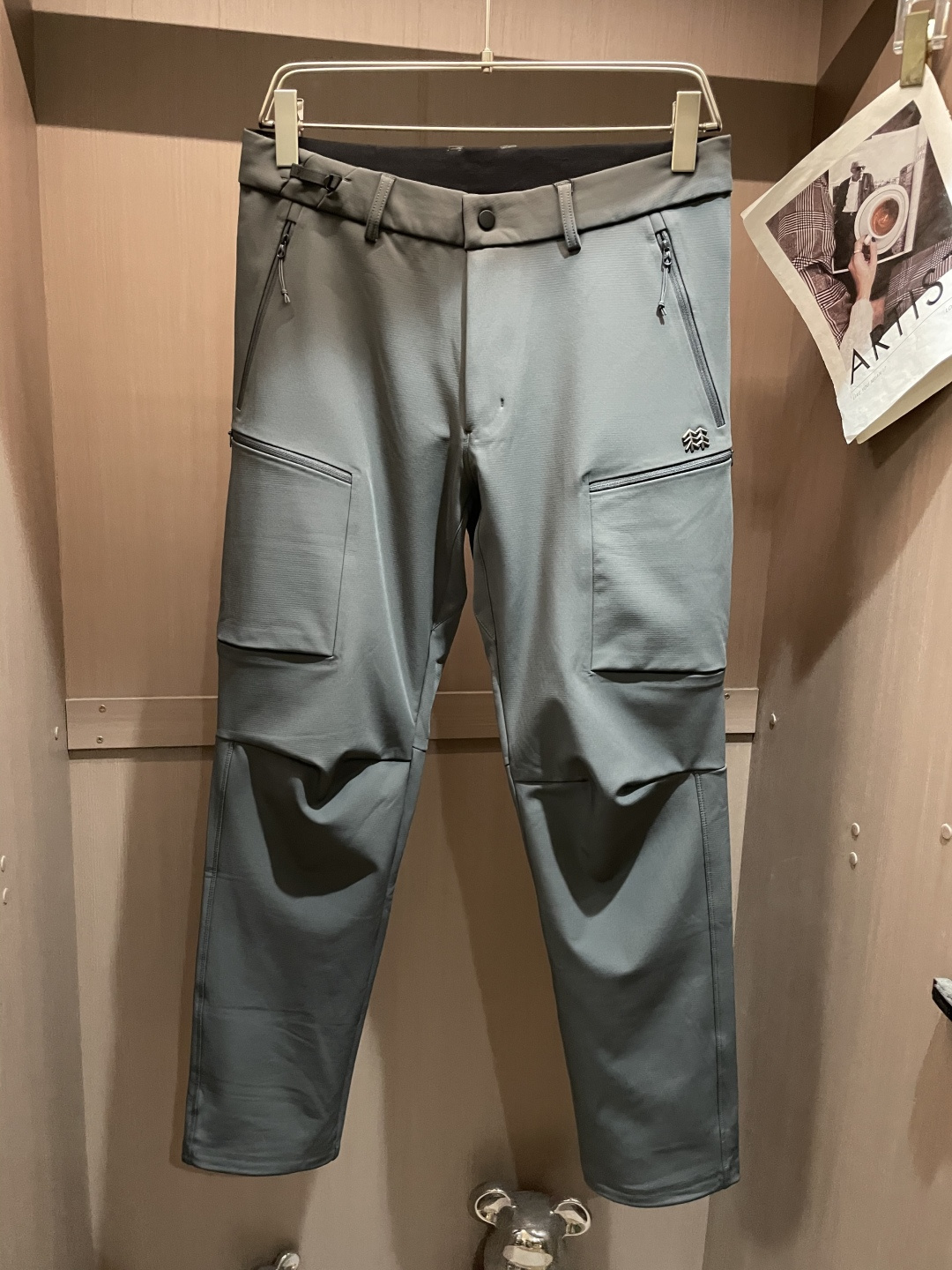 可隆 男士休闲裤👍速干面料休闲裤，最新款上身版型无敌正！绝对可以闭眼收的一款此款裤子非常百搭，弹力腰围,