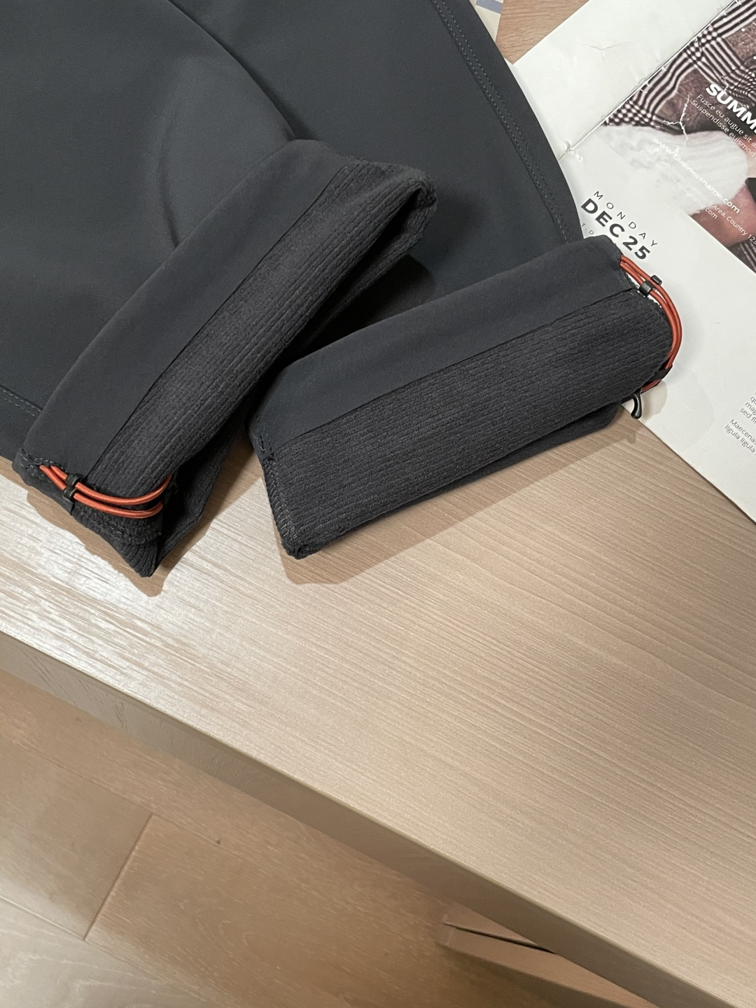 可隆 男士休闲裤速干面料休闲裤，最新款上身版型无敌正！绝对可以闭眼收的一款此款裤子非常百搭，弹力腰围,日