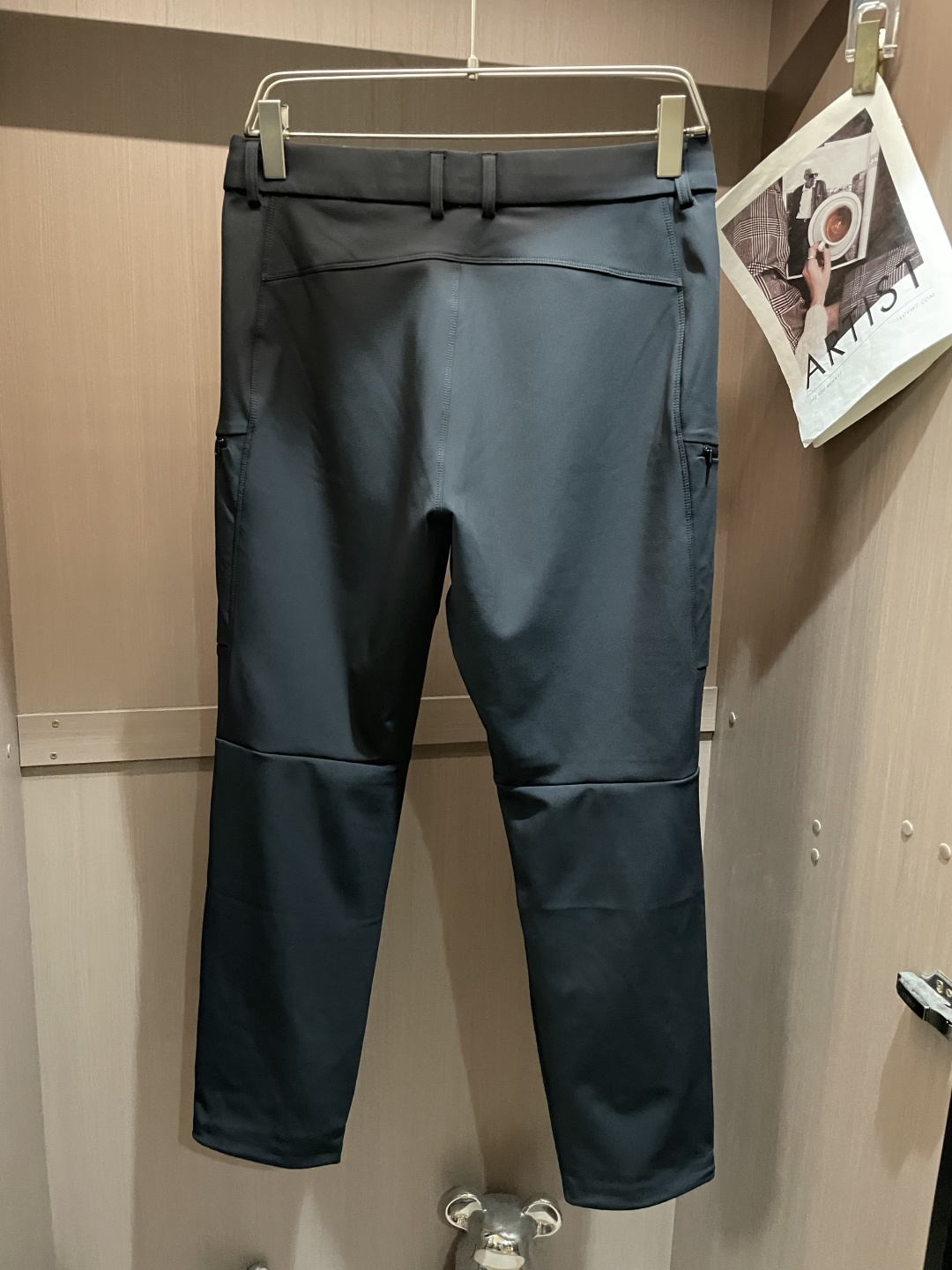 可隆 男士休闲裤速干面料休闲裤，最新款上身版型无敌正！绝对可以闭眼收的一款此款裤子非常百搭，弹力腰围,日