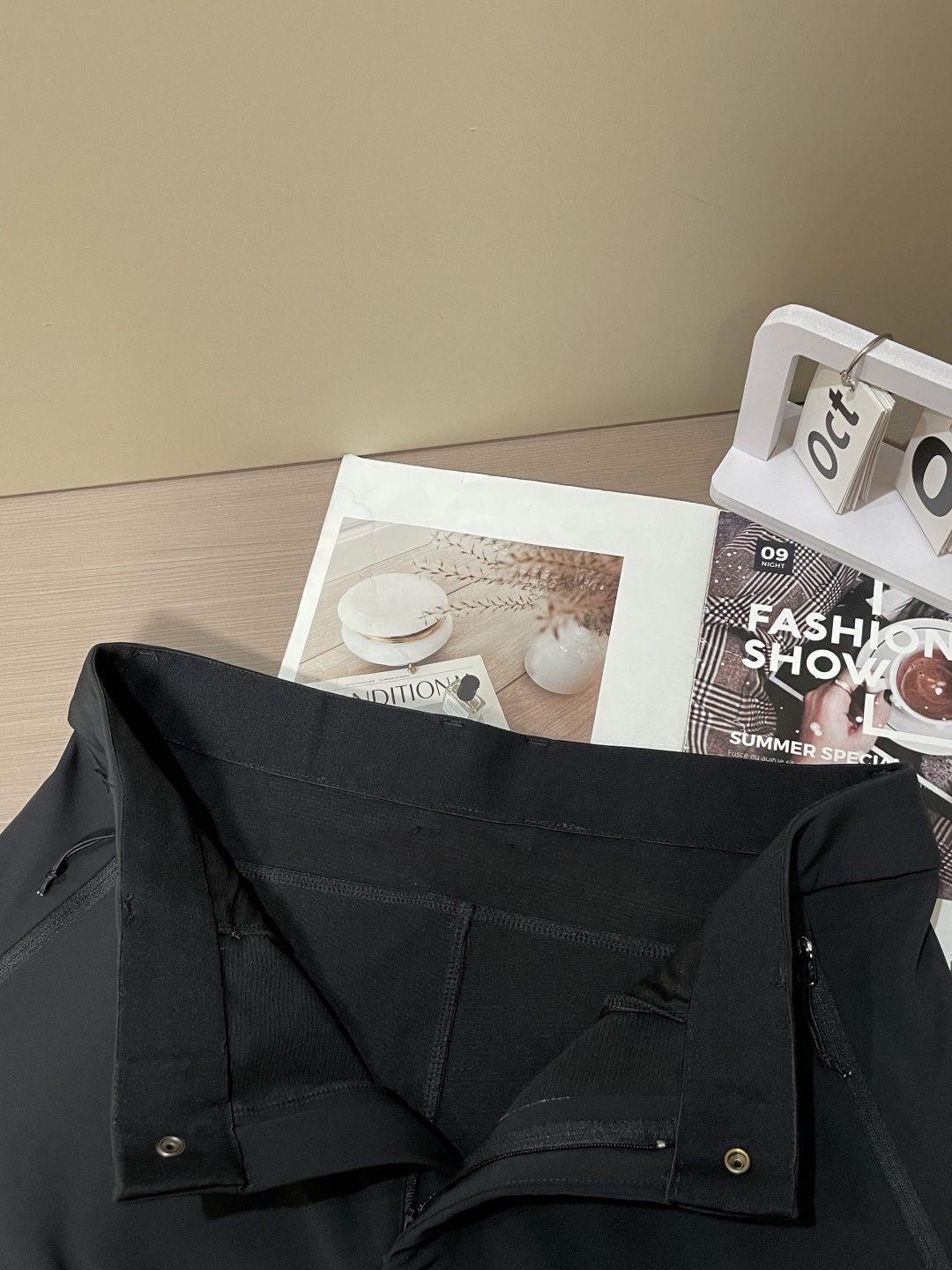 可隆 男士休闲裤速干面料休闲裤，最新款上身版型无敌正！绝对可以闭眼收的一款此款裤子非常百搭，弹力腰围,日