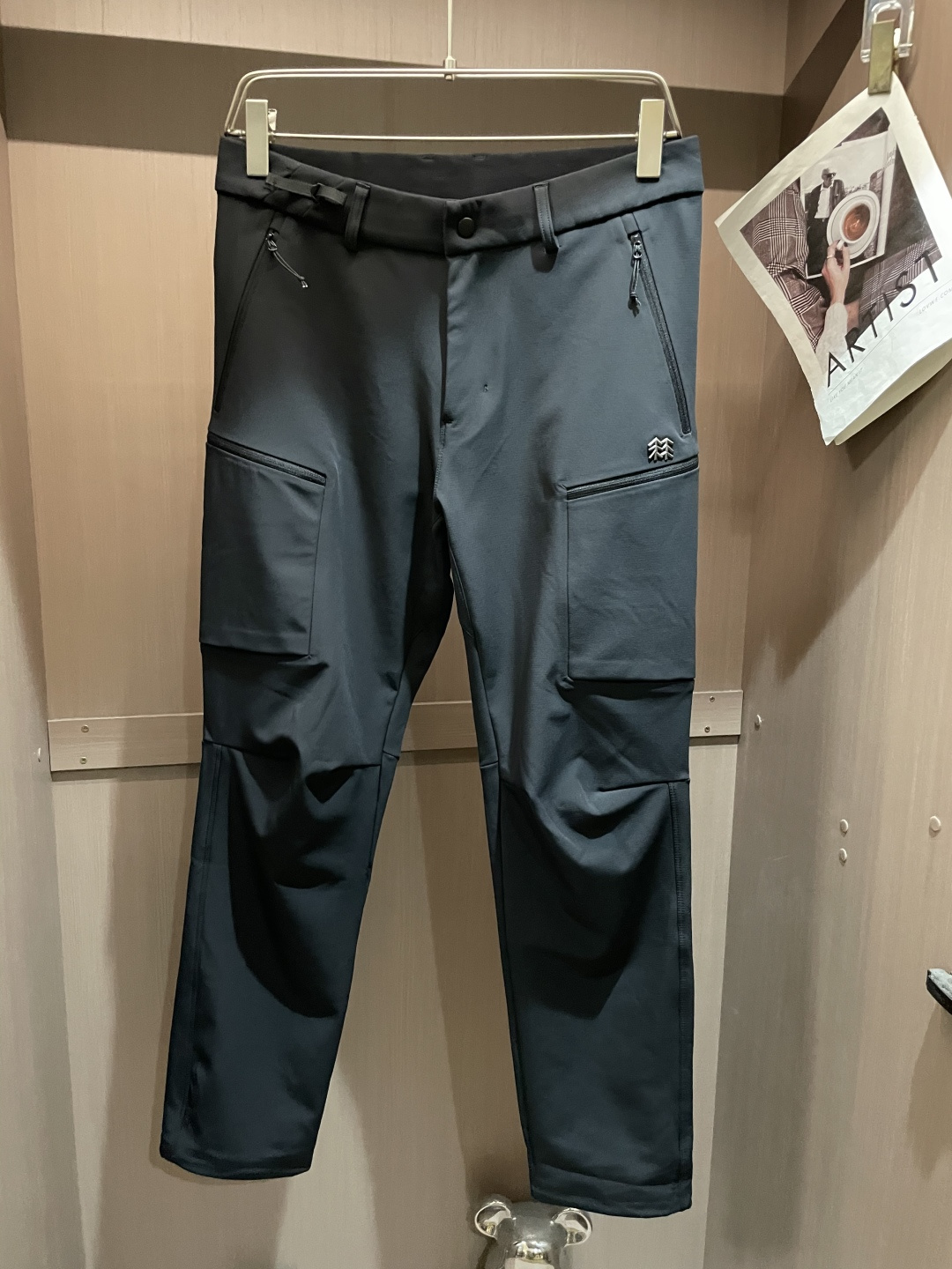 可隆 男士休闲裤速干面料休闲裤，最新款上身版型无敌正！绝对可以闭眼收的一款此款裤子非常百搭，弹力腰围,日