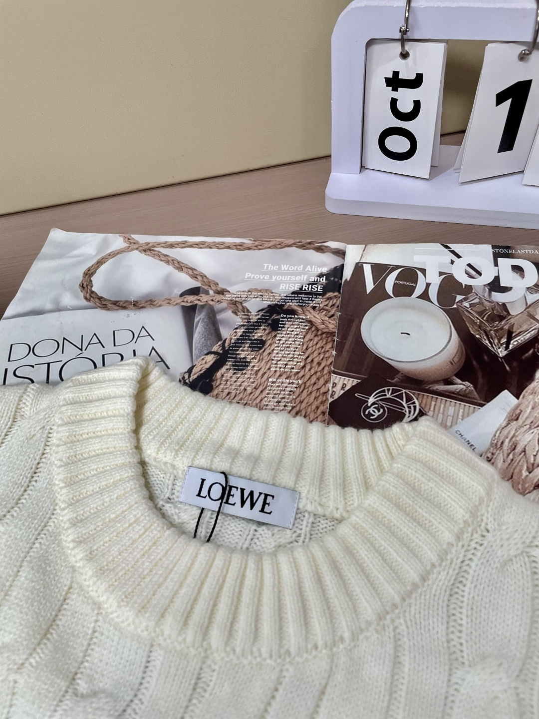 Loewe 毛衣 2025秋冬最新系列，专柜1:1顶级复刻，全品相！加厚款，潮人必备单品！懂货的老铁赶紧