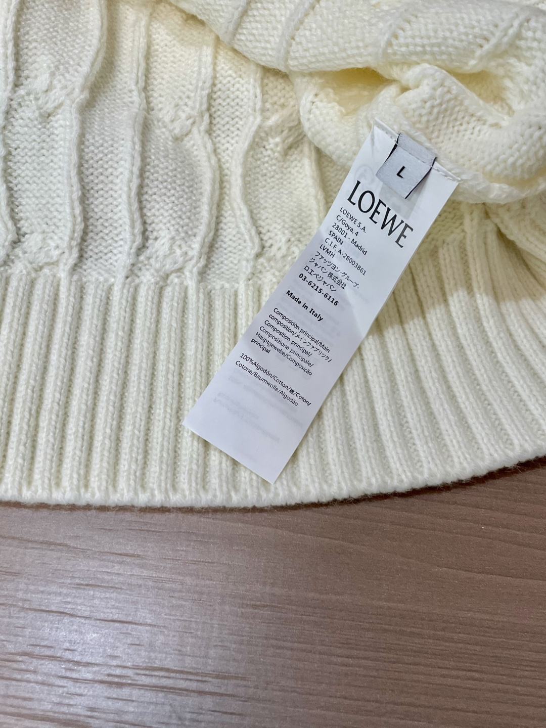 Loewe 毛衣 2025秋冬最新系列，专柜1:1顶级复刻，全品相！加厚款，潮人必备单品！懂货的老铁赶紧