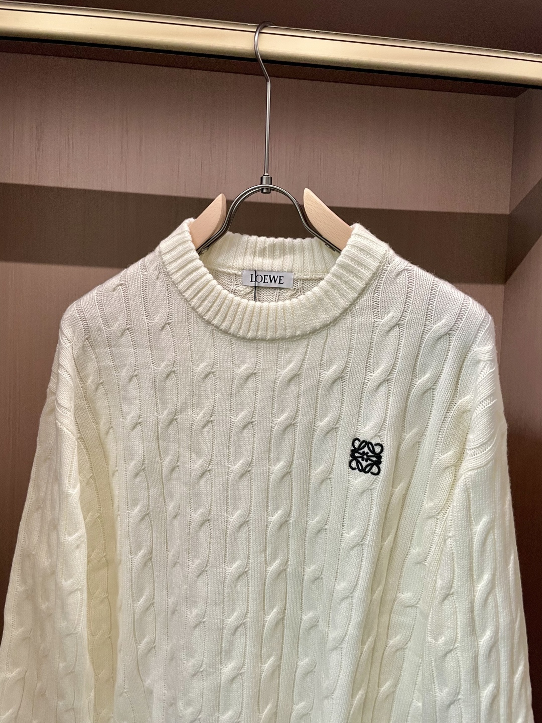 Loewe 毛衣 2025秋冬最新系列，专柜1:1顶级复刻，全品相！加厚款，潮人必备单品！懂货的老铁赶紧