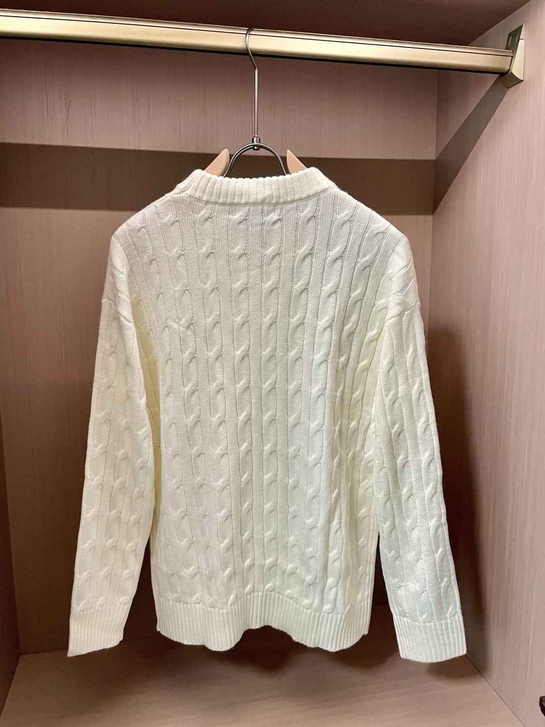 Loewe 毛衣 2025秋冬最新系列，专柜1:1顶级复刻，全品相！加厚款，潮人必备单品！懂货的老铁赶紧