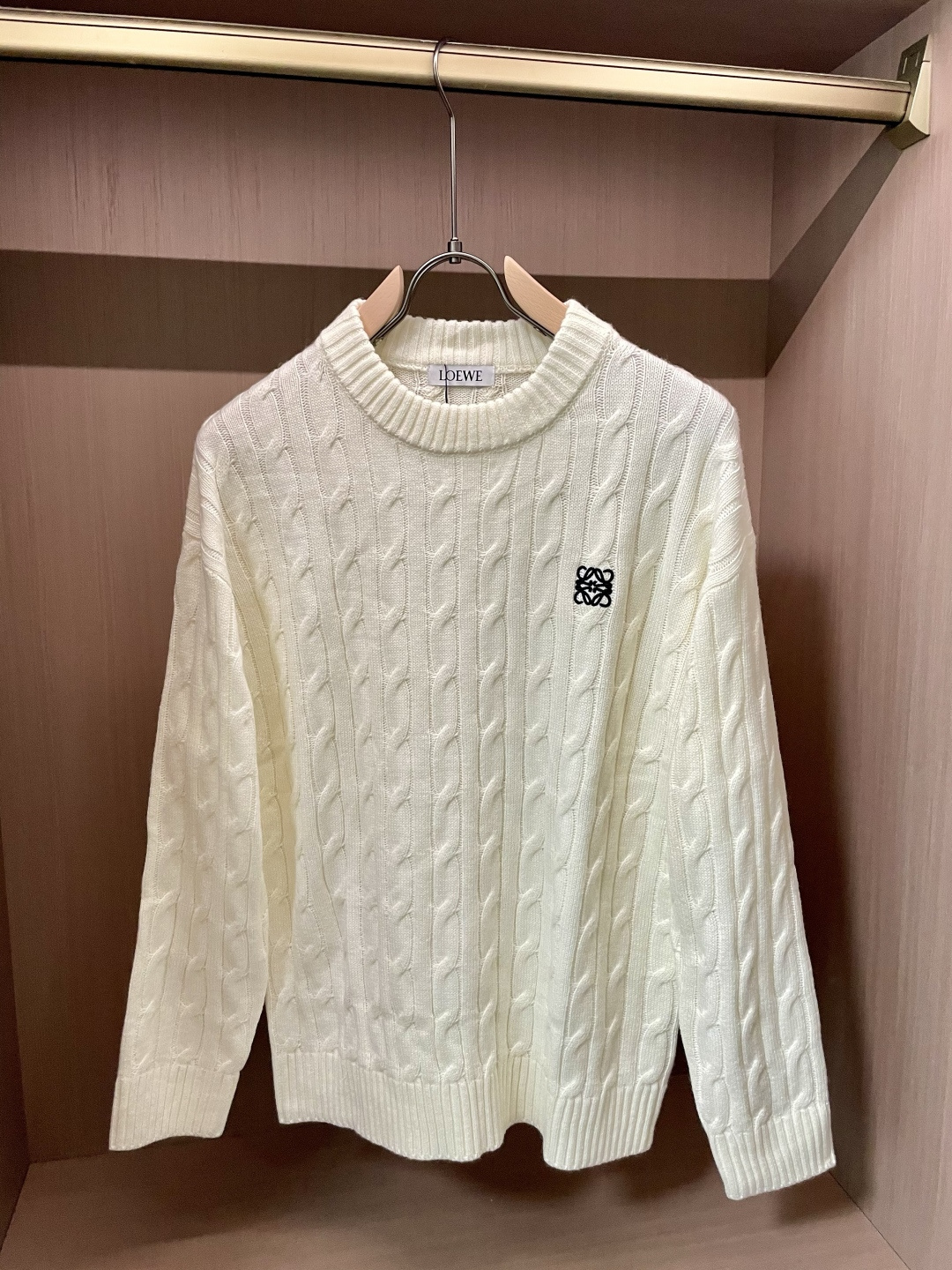 Loewe 毛衣 2025秋冬最新系列，专柜1:1顶级复刻，全品相！加厚款，潮人必备单品！懂货的老铁赶紧