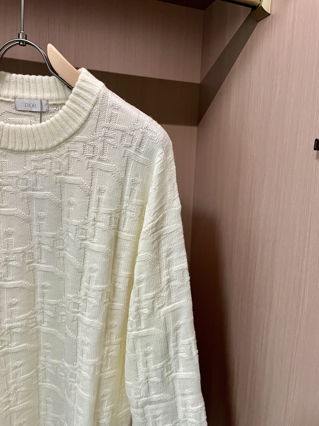 Dior 毛衣 2025秋冬最新系列，专柜1:1顶级复刻，全品相！加厚款，潮人必备单品！懂货的老铁赶紧下