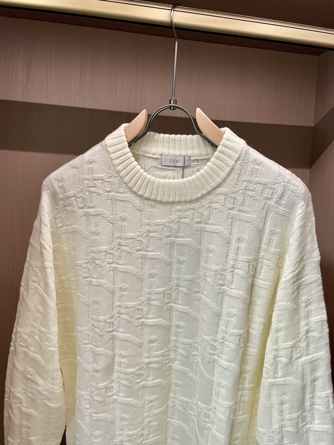 Dior 毛衣 2025秋冬最新系列，专柜1:1顶级复刻，全品相！加厚款，潮人必备单品！懂货的老铁赶紧下