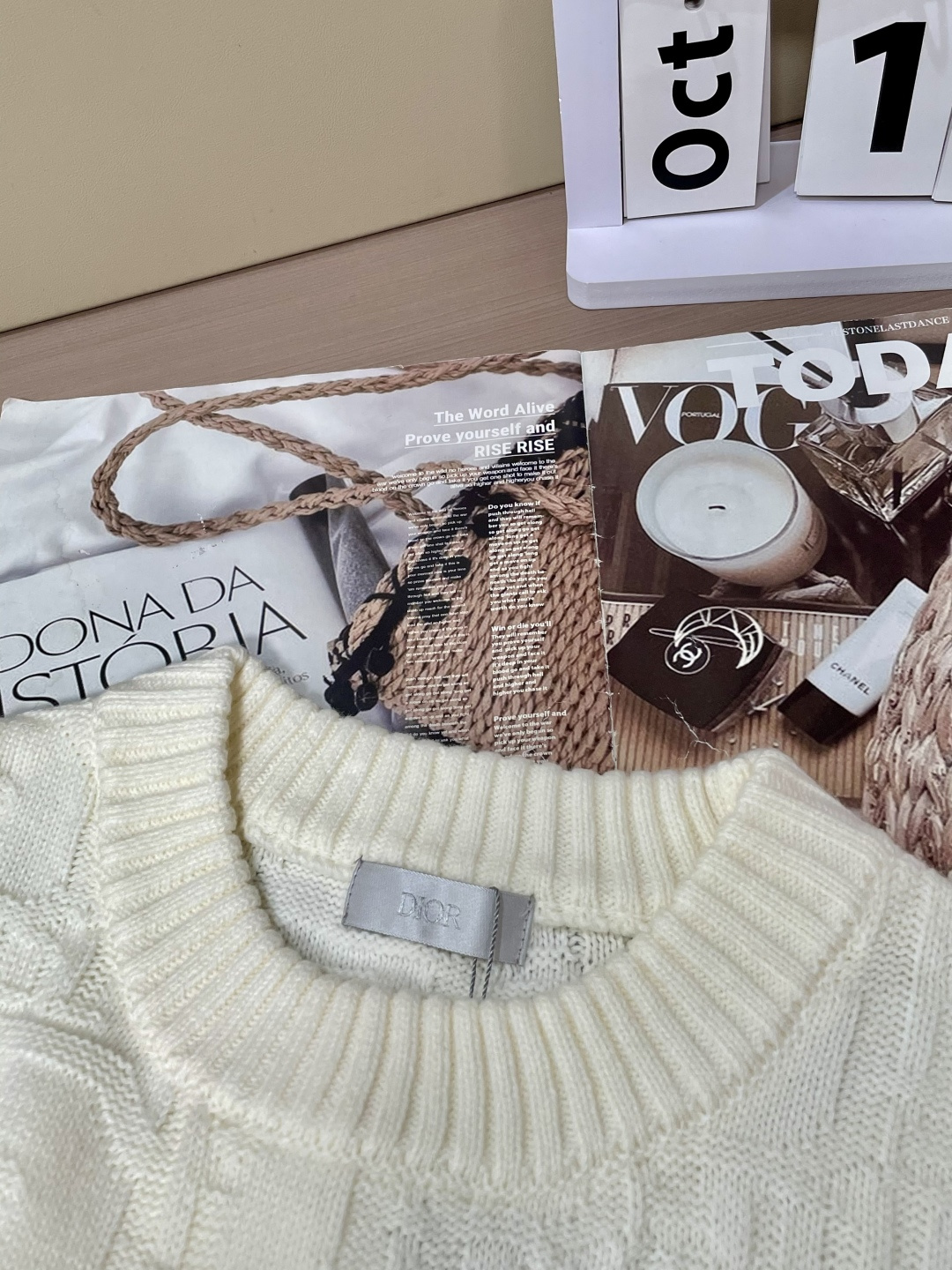 Dior 毛衣 2025秋冬最新系列，专柜1:1顶级复刻，全品相！加厚款，潮人必备单品！懂货的老铁赶紧下