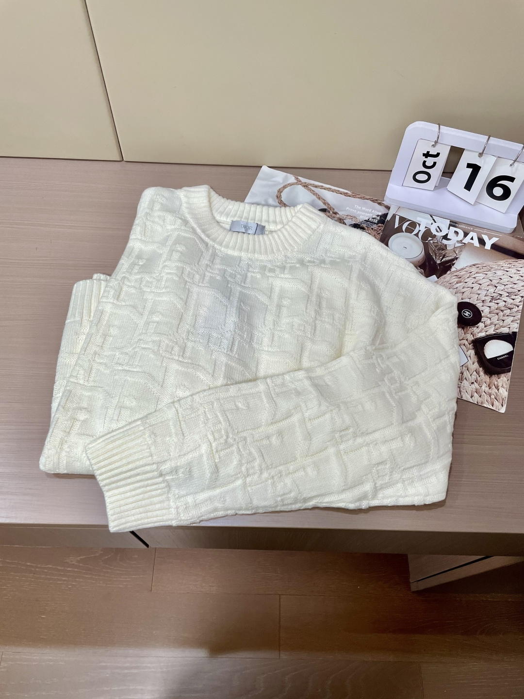 Dior 毛衣 2025秋冬最新系列，专柜1:1顶级复刻，全品相！加厚款，潮人必备单品！懂货的老铁赶紧下