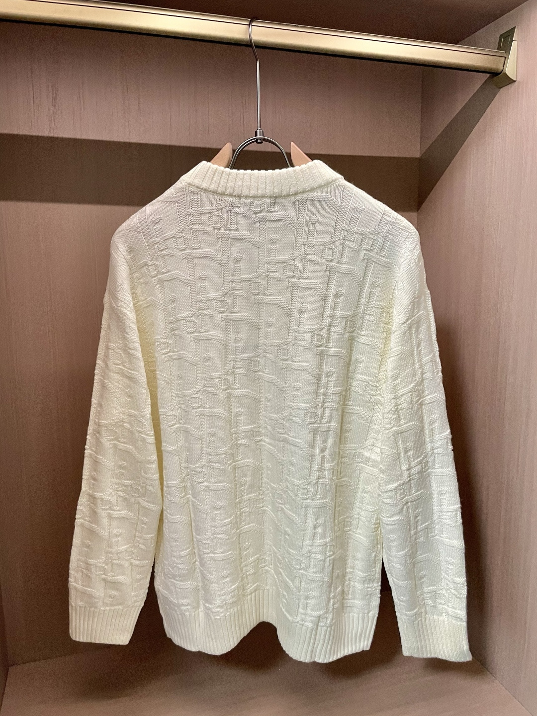 Dior 毛衣 2025秋冬最新系列，专柜1:1顶级复刻，全品相！加厚款，潮人必备单品！懂货的老铁赶紧下