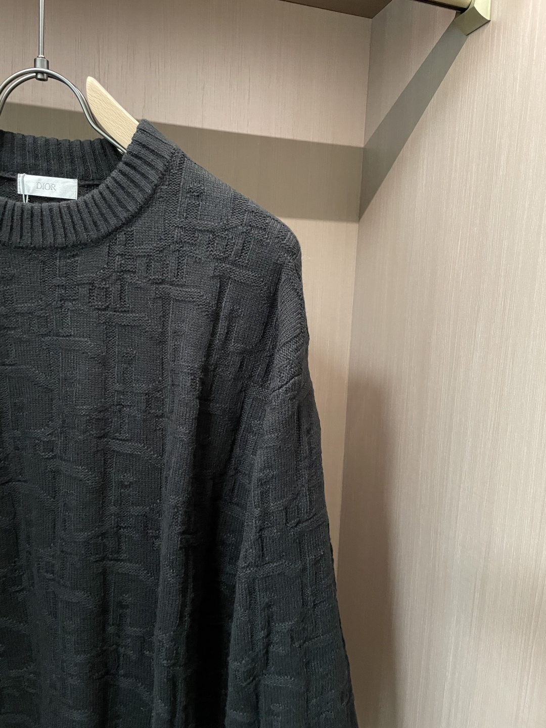 Dior 毛衣 2025秋冬最新系列，专柜1:1顶级复刻，全品相！加厚款，潮人必备单品！懂货的老铁赶紧下