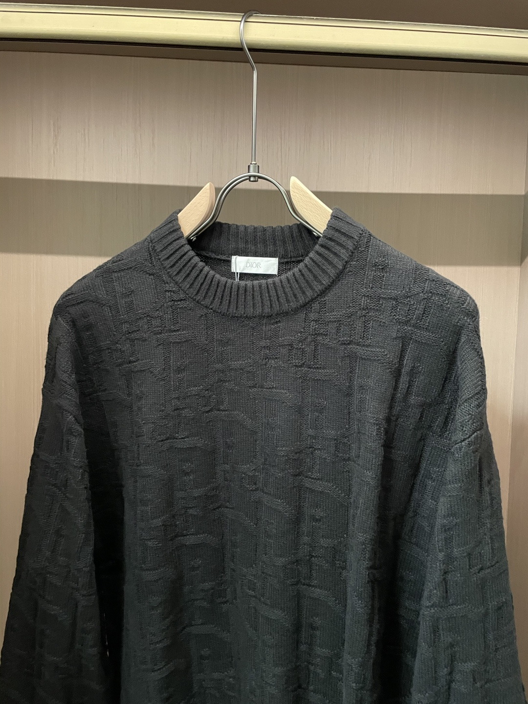 Dior 毛衣 2025秋冬最新系列，专柜1:1顶级复刻，全品相！加厚款，潮人必备单品！懂货的老铁赶紧下