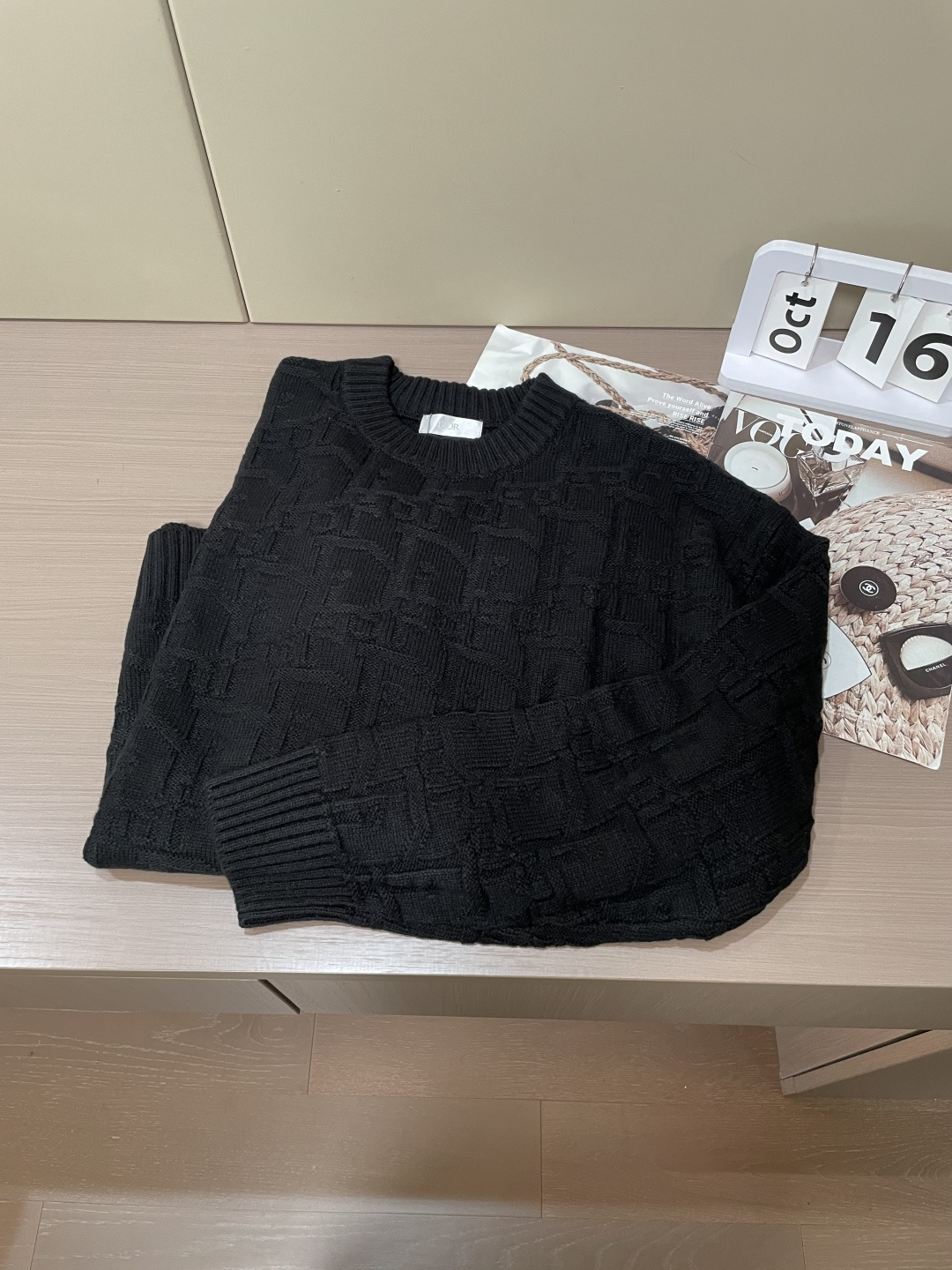 Dior 毛衣 2025秋冬最新系列，专柜1:1顶级复刻，全品相！加厚款，潮人必备单品！懂货的老铁赶紧下