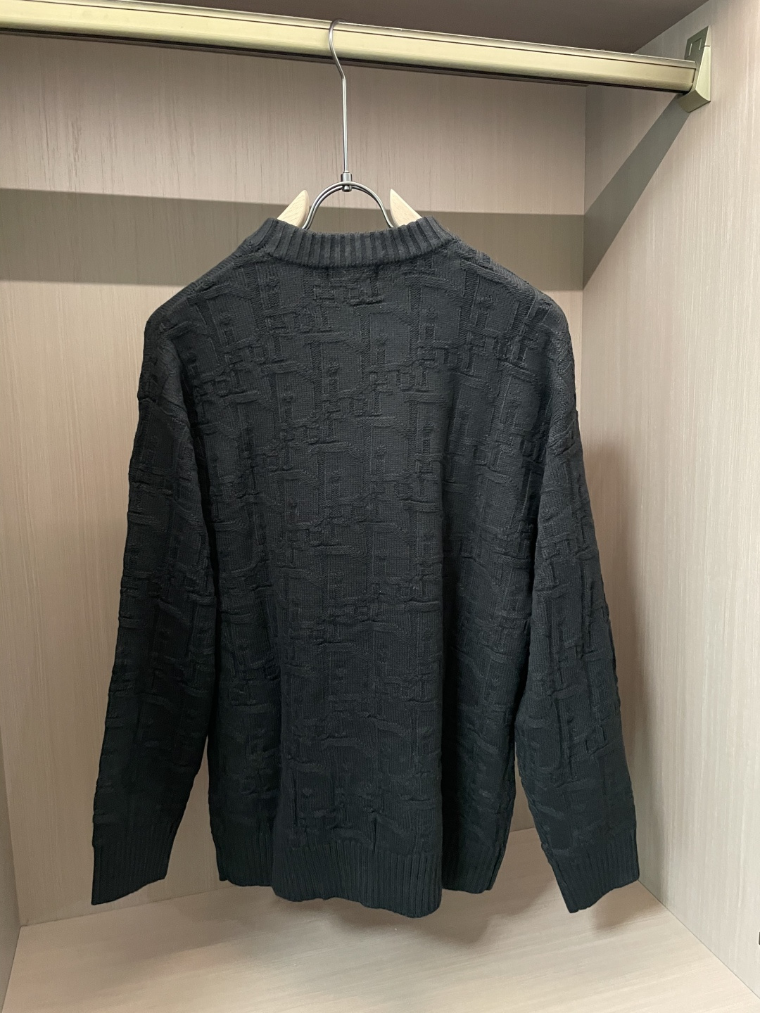 Dior 毛衣 2025秋冬最新系列，专柜1:1顶级复刻，全品相！加厚款，潮人必备单品！懂货的老铁赶紧下
