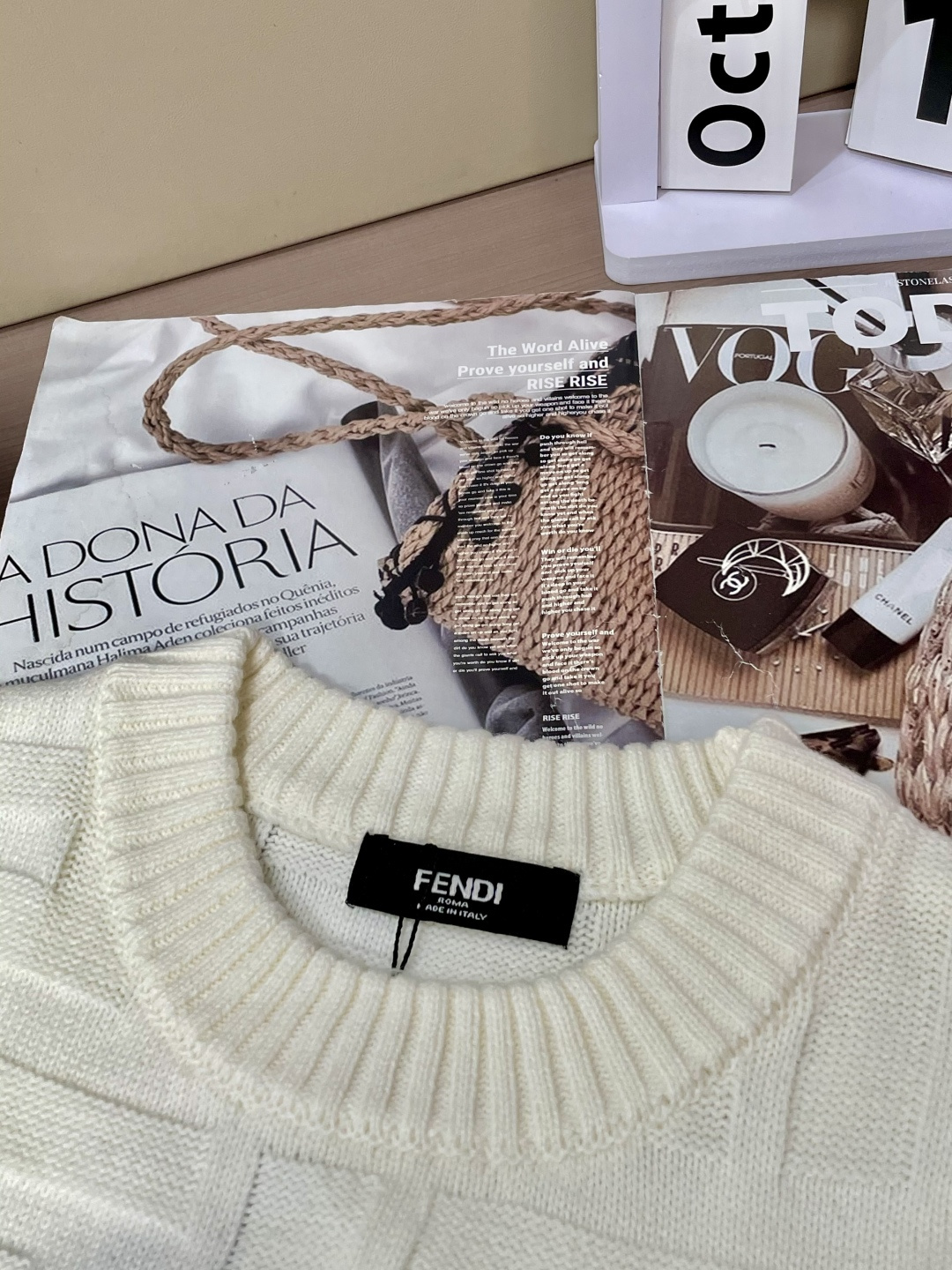 FD 毛衣 2025秋冬最新系列，专柜1:1顶级复刻，全品相！加厚款，潮人必备单品！懂货的老铁赶紧下手，