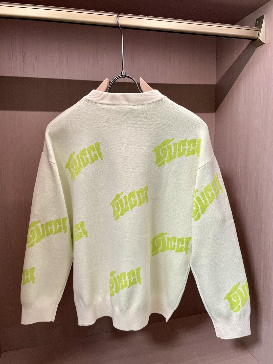 Gucc 毛衣 2025秋冬最新系列，专柜1:1顶级复刻，全品相！加厚款，潮人必备单品！懂货的老铁赶紧下