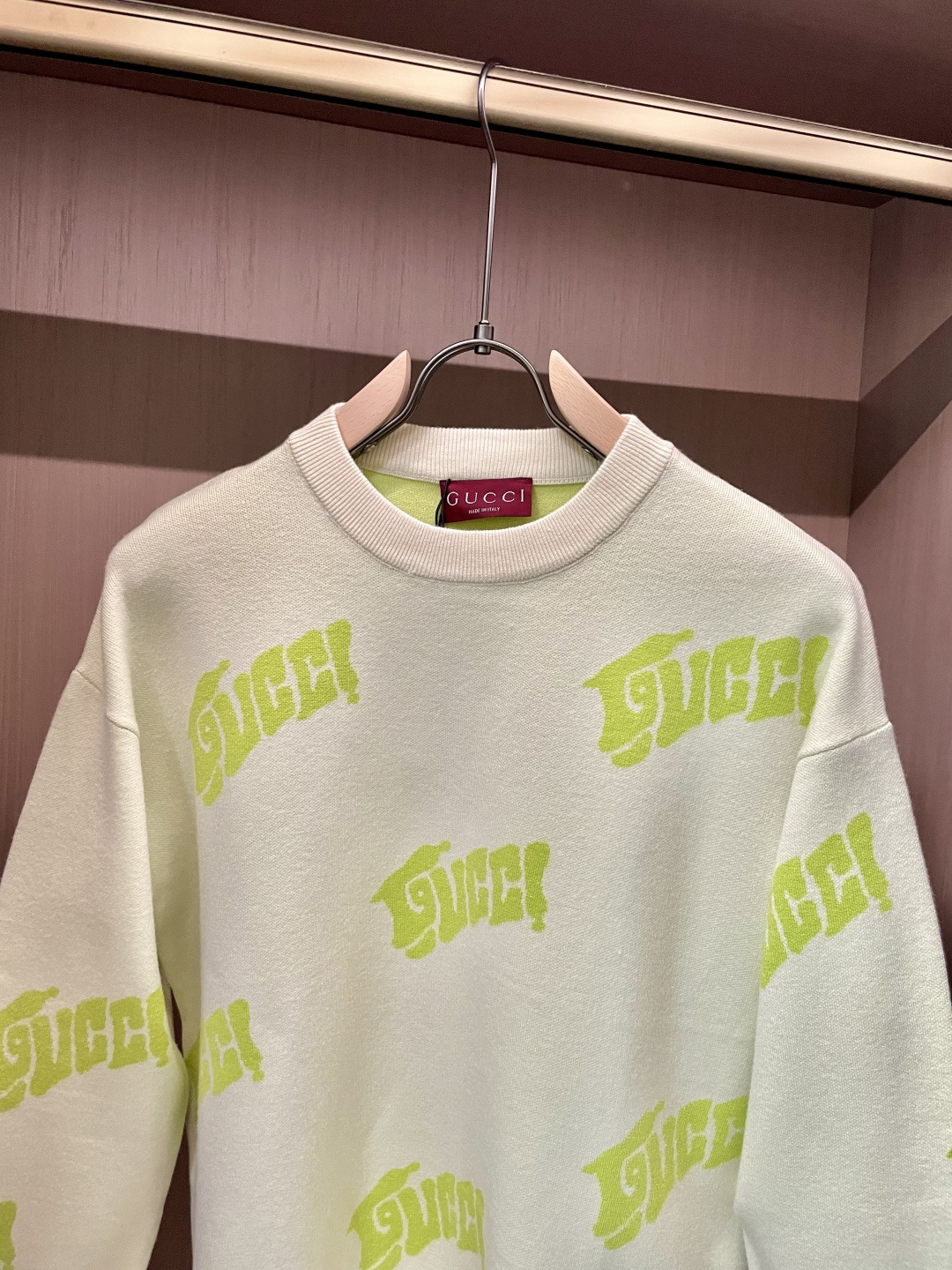 Gucc 毛衣 2025秋冬最新系列，专柜1:1顶级复刻，全品相！加厚款，潮人必备单品！懂货的老铁赶紧下