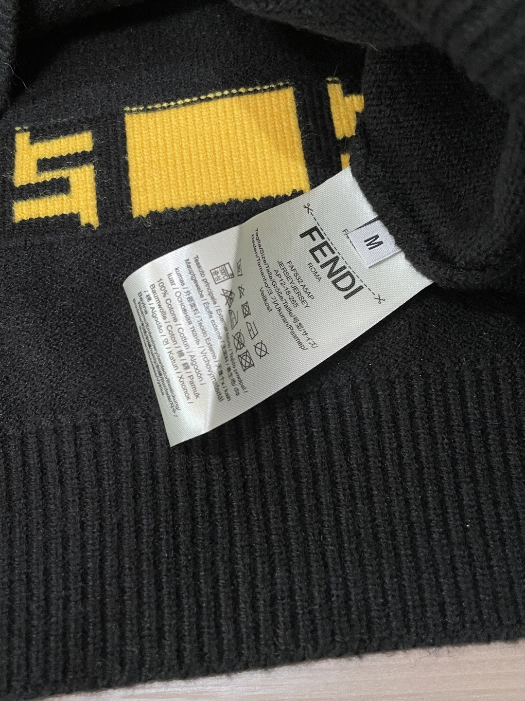 FD 毛衣 秋冬最新系列，专柜1:1顶级复刻，全品相！加厚款，潮人必备单品！懂货的老铁赶紧下手，面料：100%羊毛 尺码