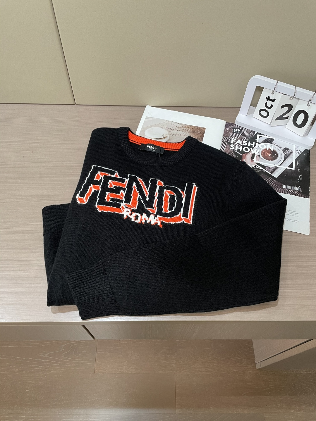 FD 毛衣 秋冬最新系列，专柜1:1顶级复刻，全品相！加厚款，潮人必备单品！懂货的老铁赶紧下手，面料：100%羊毛 尺码