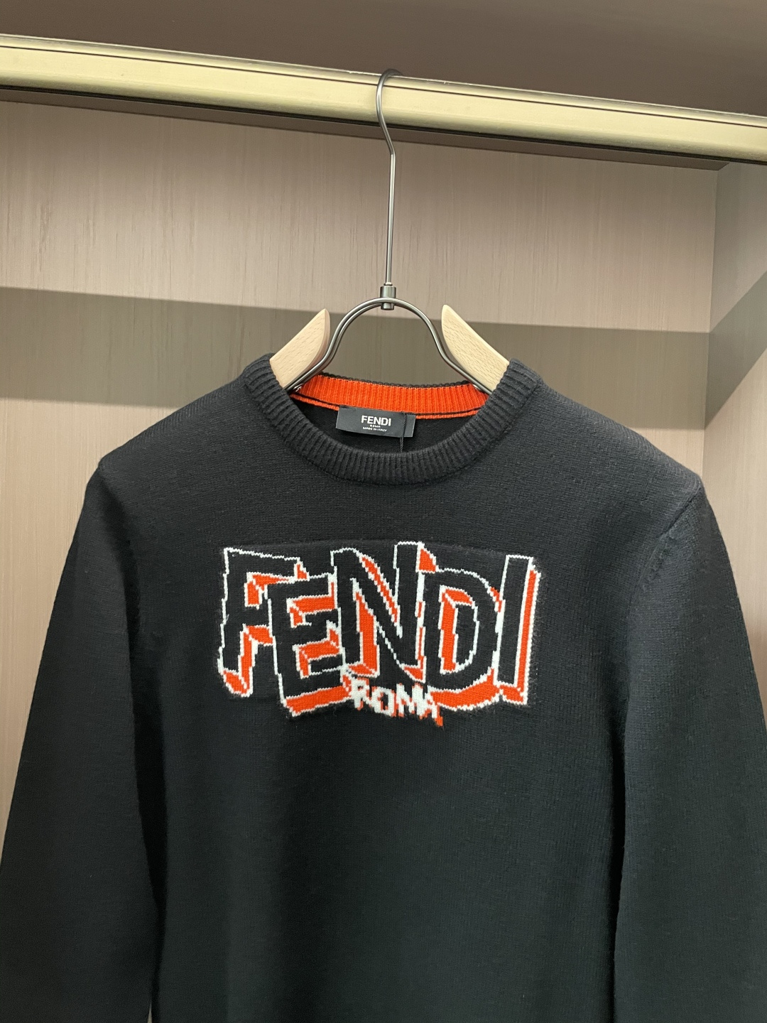 FD 毛衣 秋冬最新系列，专柜1:1顶级复刻，全品相！加厚款，潮人必备单品！懂货的老铁赶紧下手，面料：100%羊毛 尺码