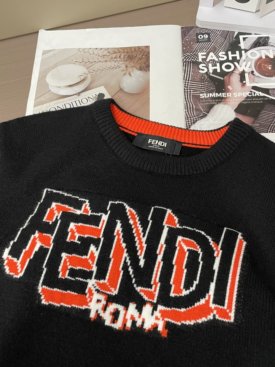 FD 毛衣 秋冬最新系列，专柜1:1顶级复刻，全品相！加厚款，潮人必备单品！懂货的老铁赶紧下手，面料：100%羊毛 尺码