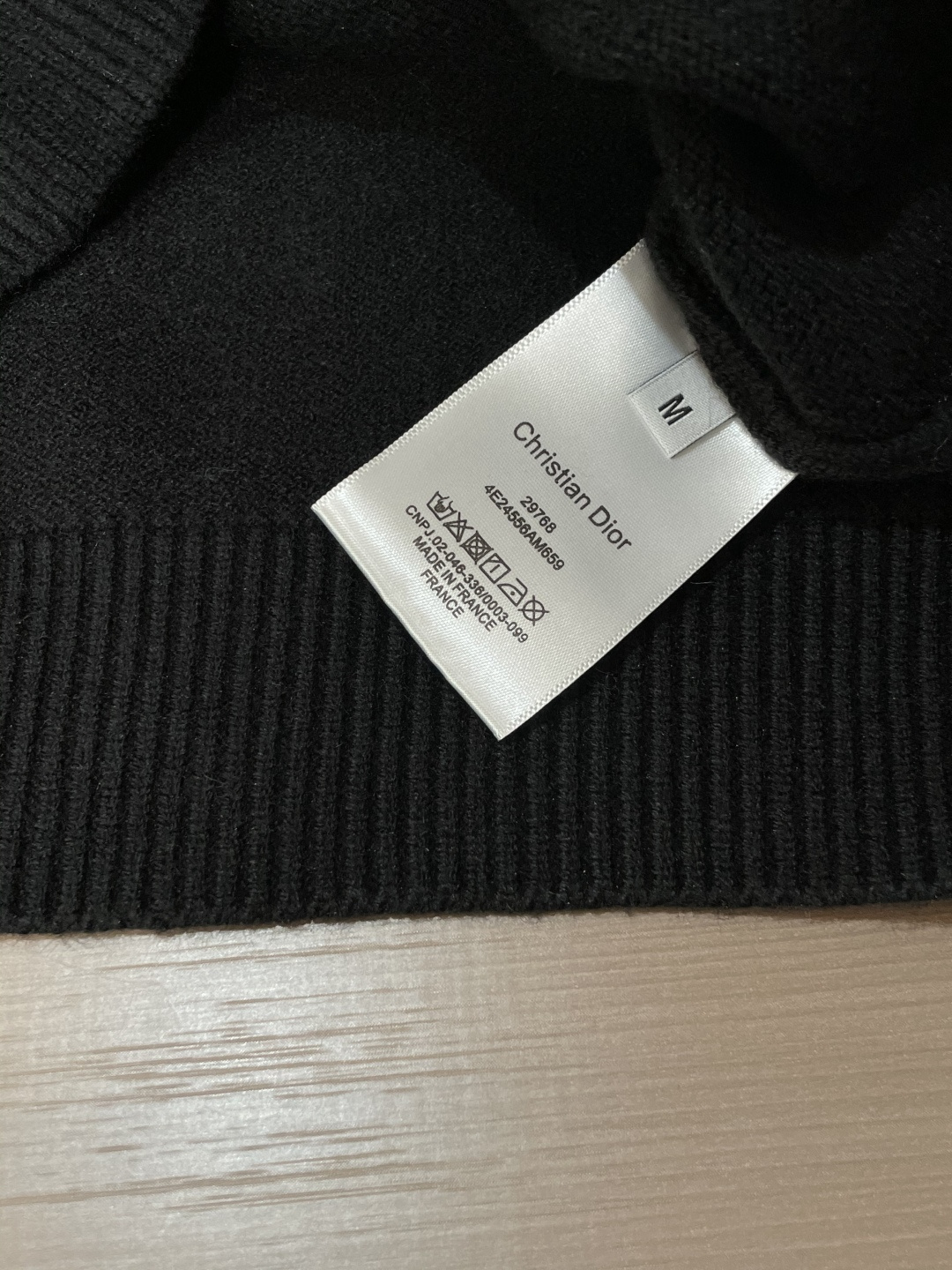 Dior 毛衣 秋冬最新系列，专柜1:1顶级复刻，全品相！加厚款，潮人必备单品！懂货的老铁赶紧下手，面料：100%羊毛 