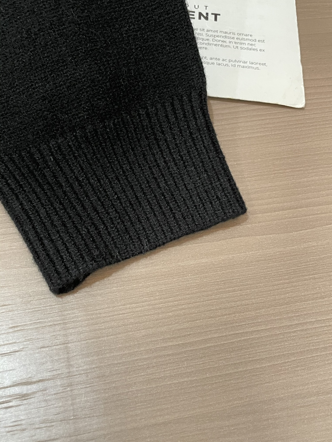 Dior 毛衣 秋冬最新系列，专柜1:1顶级复刻，全品相！加厚款，潮人必备单品！懂货的老铁赶紧下手，面料：100%羊毛 
