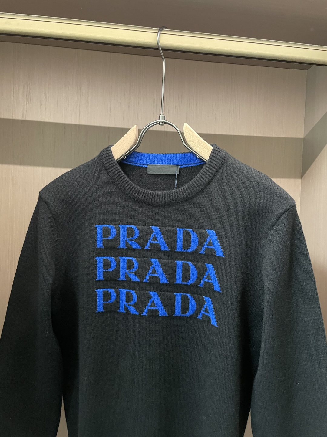 Prad 毛衣 秋冬最新系列，专柜1:1顶级复刻，全品相！加厚款，潮人必备单品！懂货的老铁赶紧下手，面料：100%羊毛 