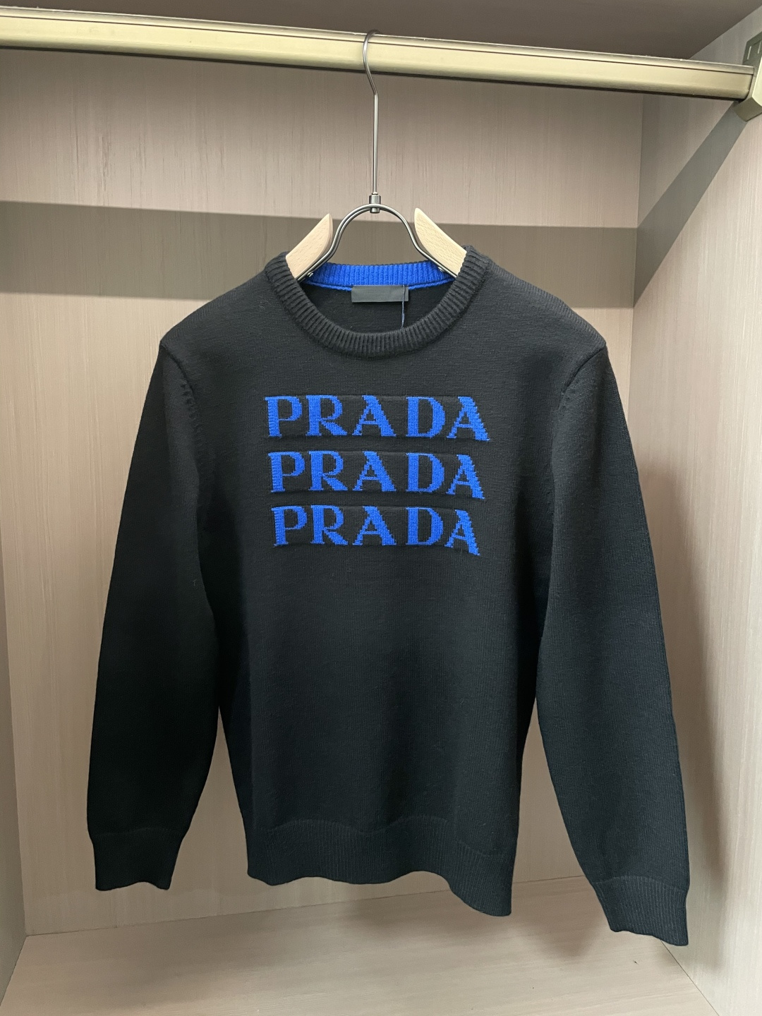 Prad 毛衣 秋冬最新系列，专柜1:1顶级复刻，全品相！加厚款，潮人必备单品！懂货的老铁赶紧下手，面料：100%羊毛 