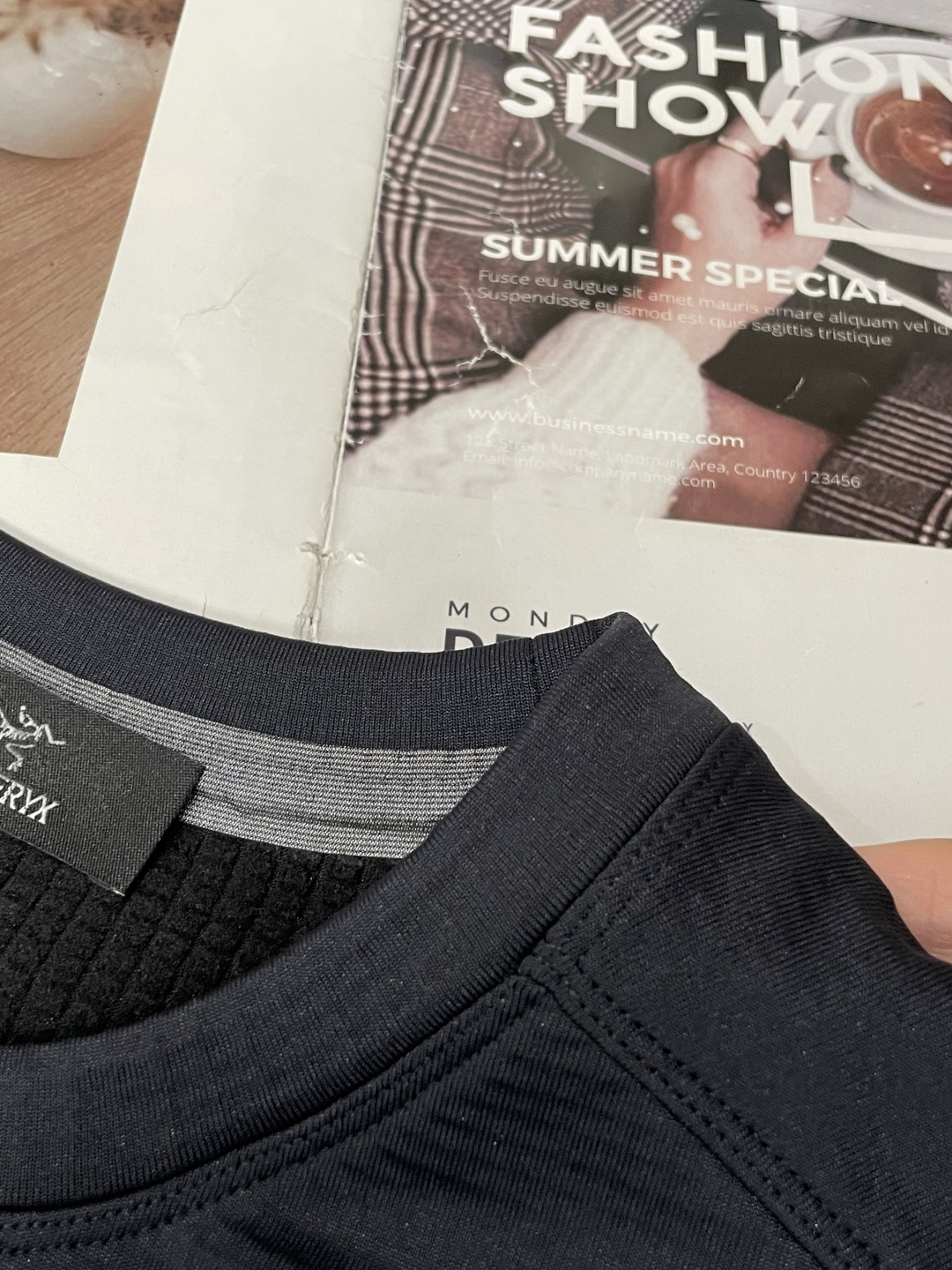 新款上新始祖鸟2025秋冬加厚长袖T恤 今年Kragg系列推出了好多新款T恤，简约大气，经典时髦的风格 