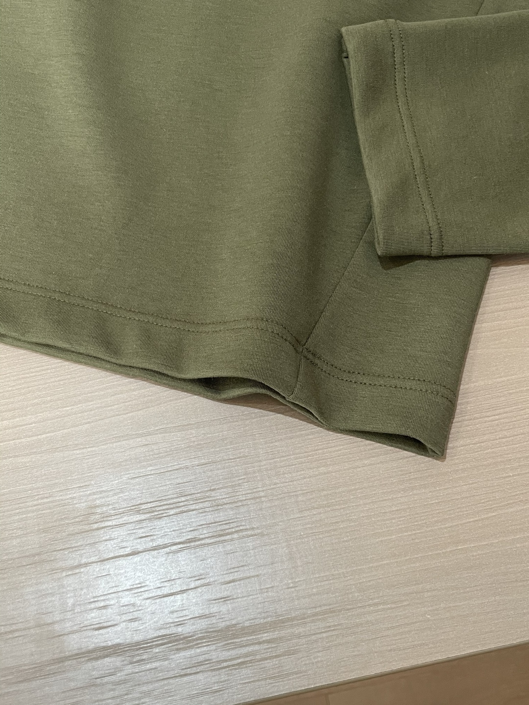 迪桑特 2025ss新品时尚休闲单穿商务高档材质长袖舒适保暖！抗起球👍🏼不刺激皮肤，可贴身穿，奢华经典元