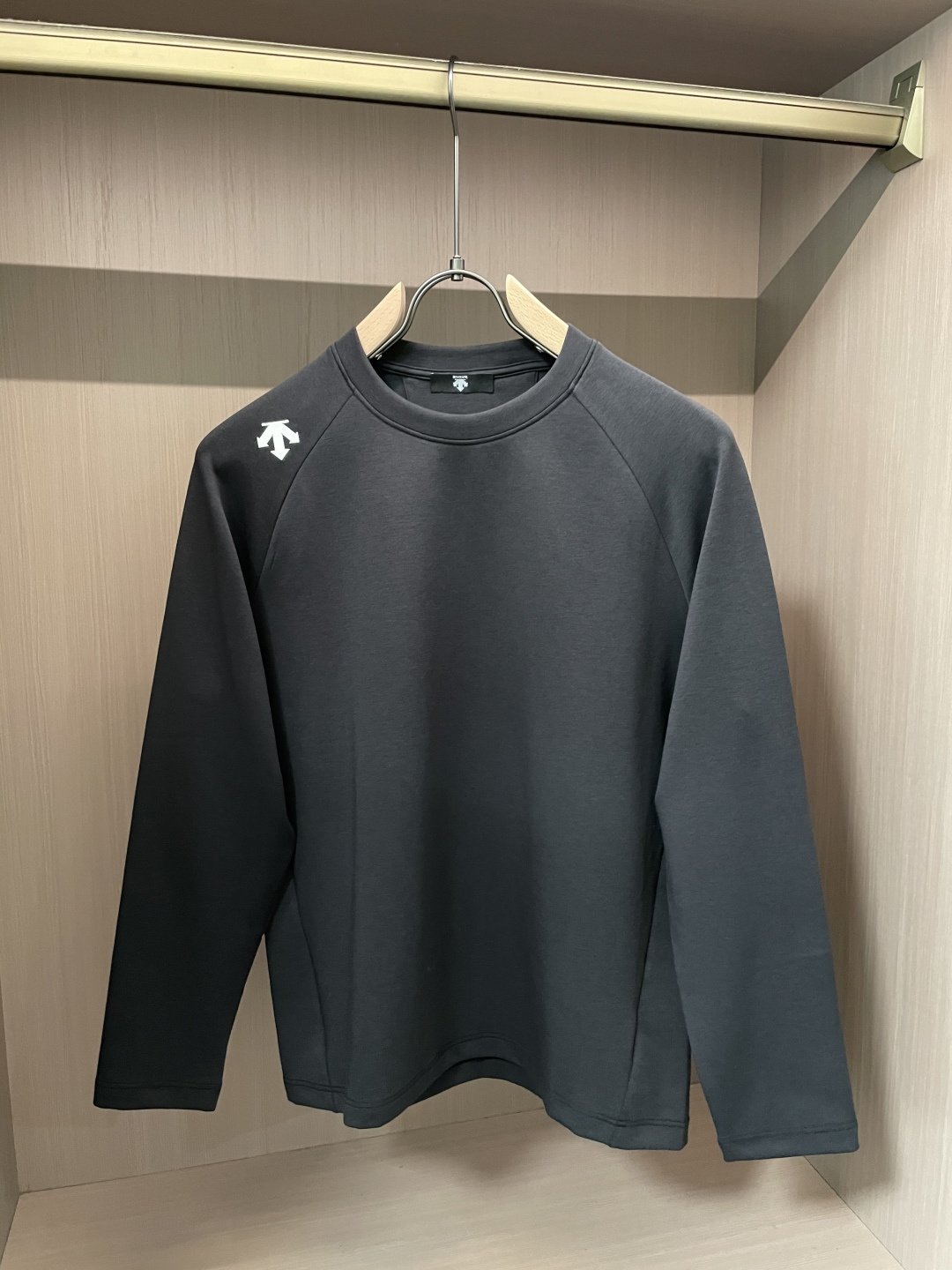 迪桑特 2025ss新品时尚休闲单穿商务高档材质长袖舒适保暖！抗起球👍🏼不刺激皮肤，可贴身穿，奢华经典元