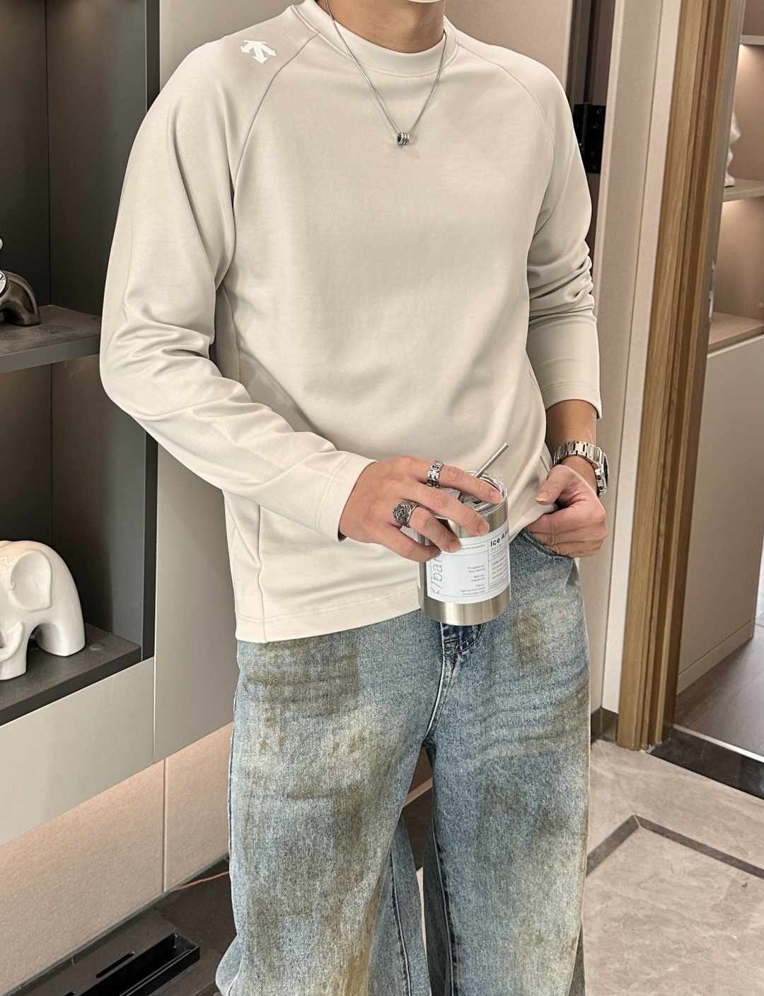 NO:614853,Descente 2025ss new fashion casual single wear business high-end material long sleeves comfortable and warm!  Anti-pilling, non-irritating to the skin, can be worn close to the skin, and designed with luxurious classic elements!  There is not too much complicated craftsmanship. It is about the integration of design and materials. Simple European style. A must-have for autumn and winter. Counter size M-3xL,,alexander wang19860909迪桑特 2025ss新品时尚休闲单穿商务高档材质长袖舒适保暖！抗起球不刺激皮肤,可贴身穿,奢华经典元素设计！没有过多复杂的工艺 玩的就是设计与材质的融合 简约的欧风 秋冬季必备 专柜尺码M-3xL,,alexander wang,Men's clothing