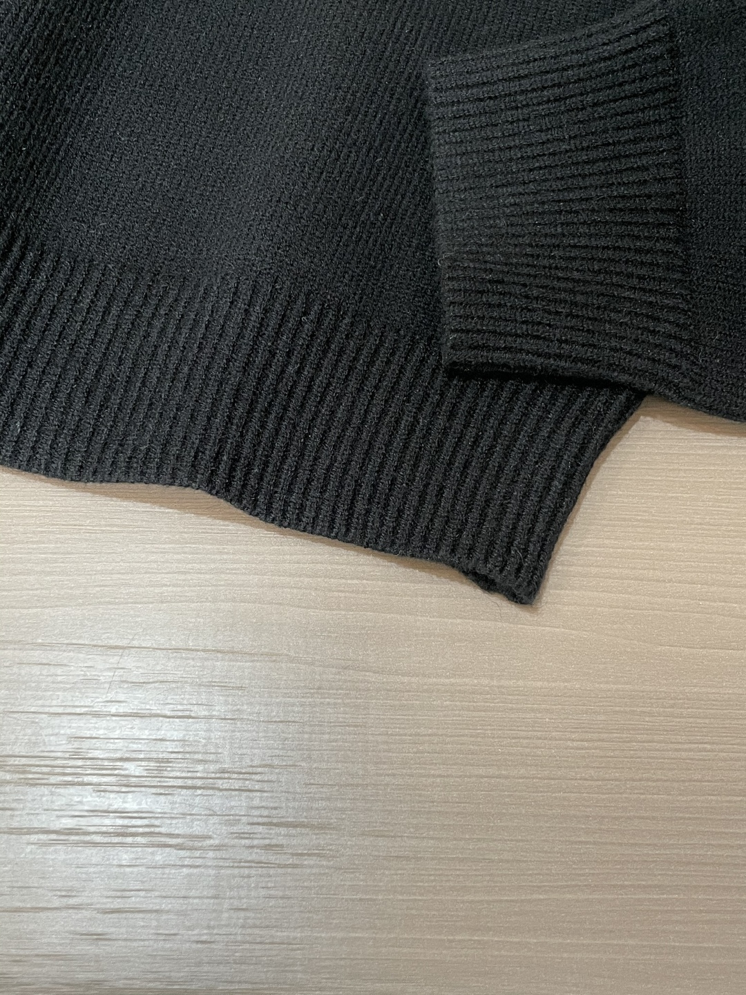 TB 毛衣 秋冬最新系列，专柜1:1顶级复刻，全品相！加厚款，潮人必备单品！懂货的老铁赶紧下手，面料：100%羊毛 尺码