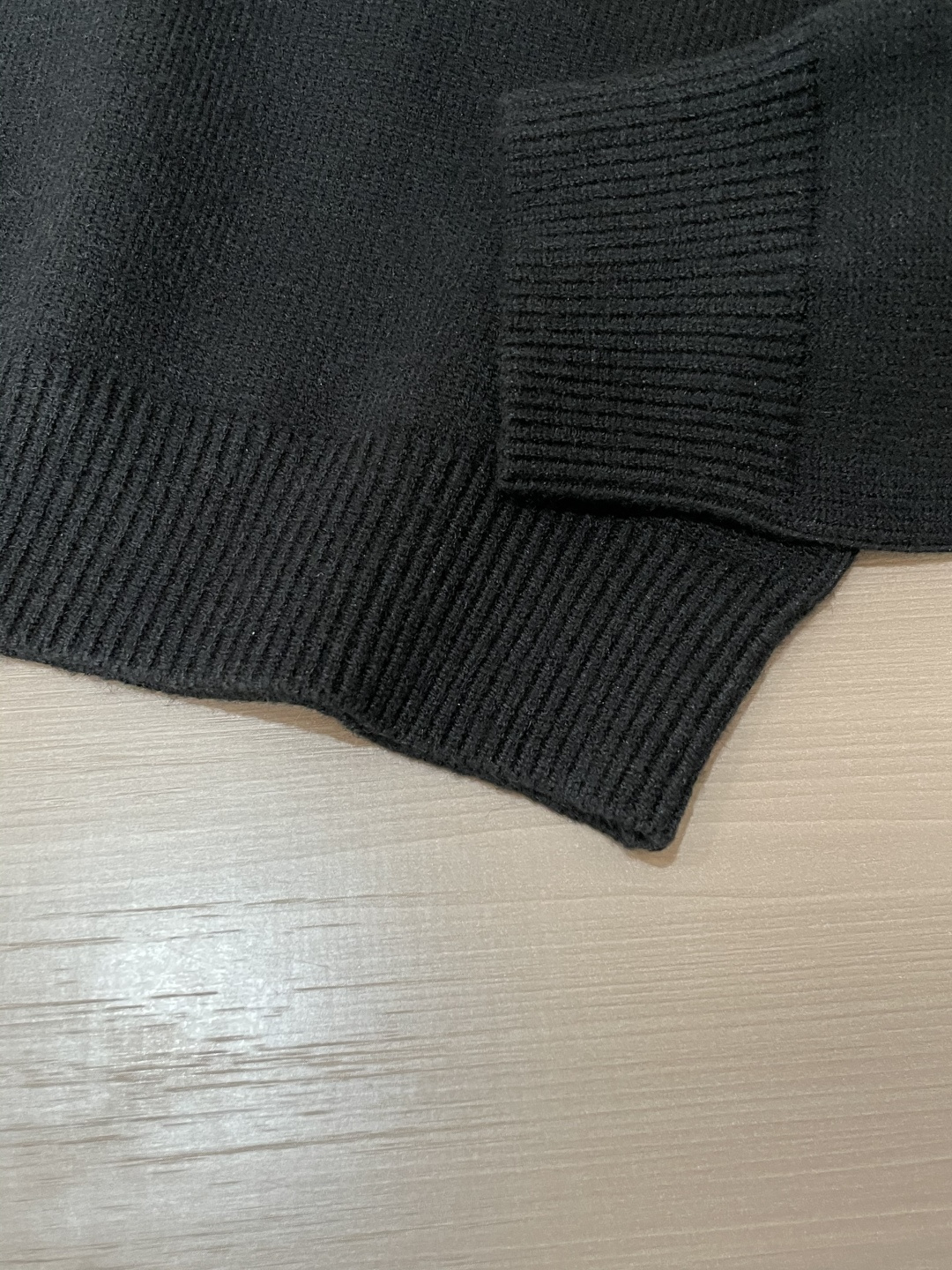TB 毛衣 秋冬最新系列，专柜1:1顶级复刻，全品相！加厚款，潮人必备单品！懂货的老铁赶紧下手，面料：100%羊毛 尺码