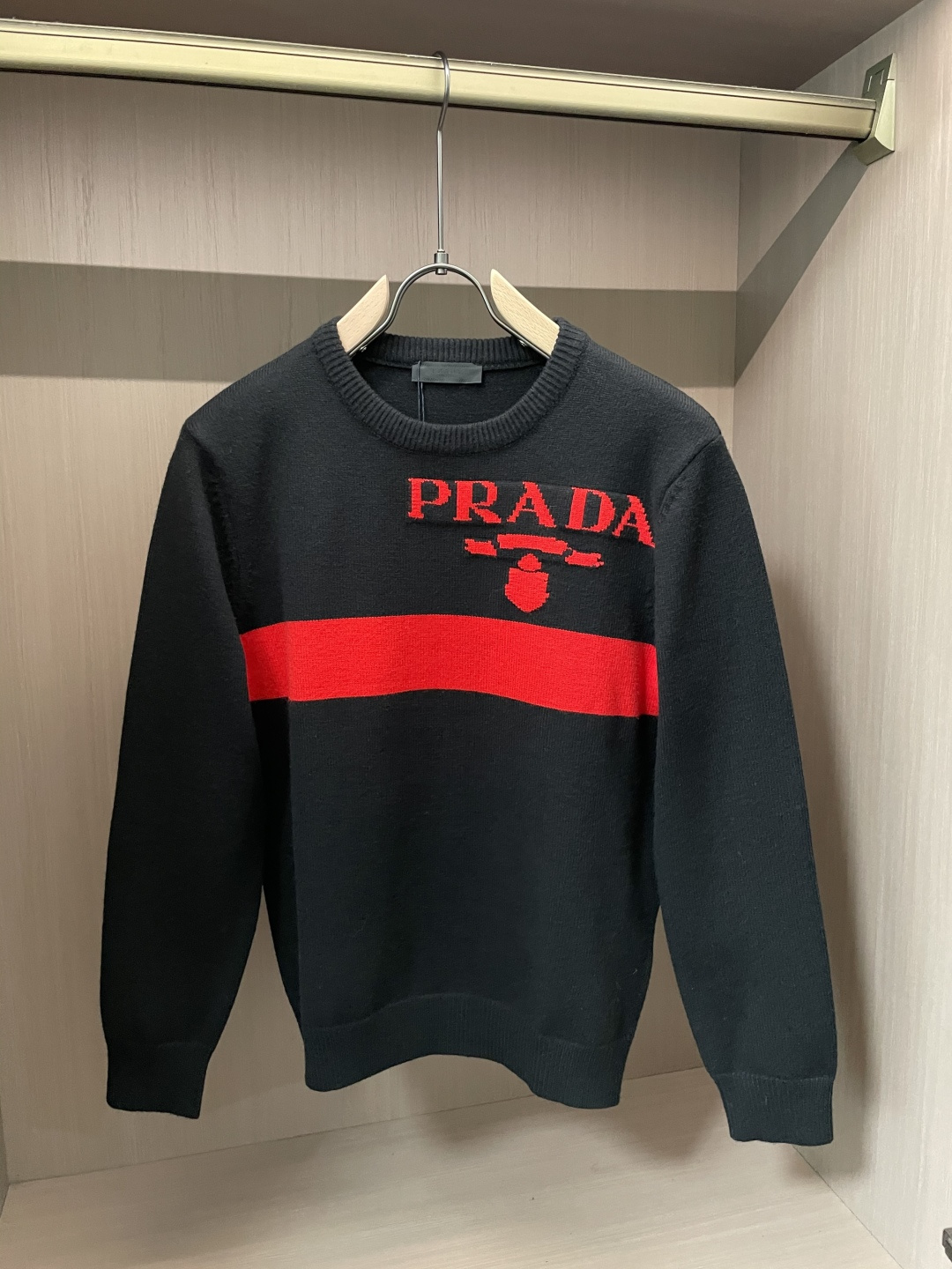 Prad  毛衣 秋冬最新系列，专柜1:1顶级复刻，全品相！加厚款，潮人必备单品！懂货的老铁赶紧下手，面料：100%羊毛