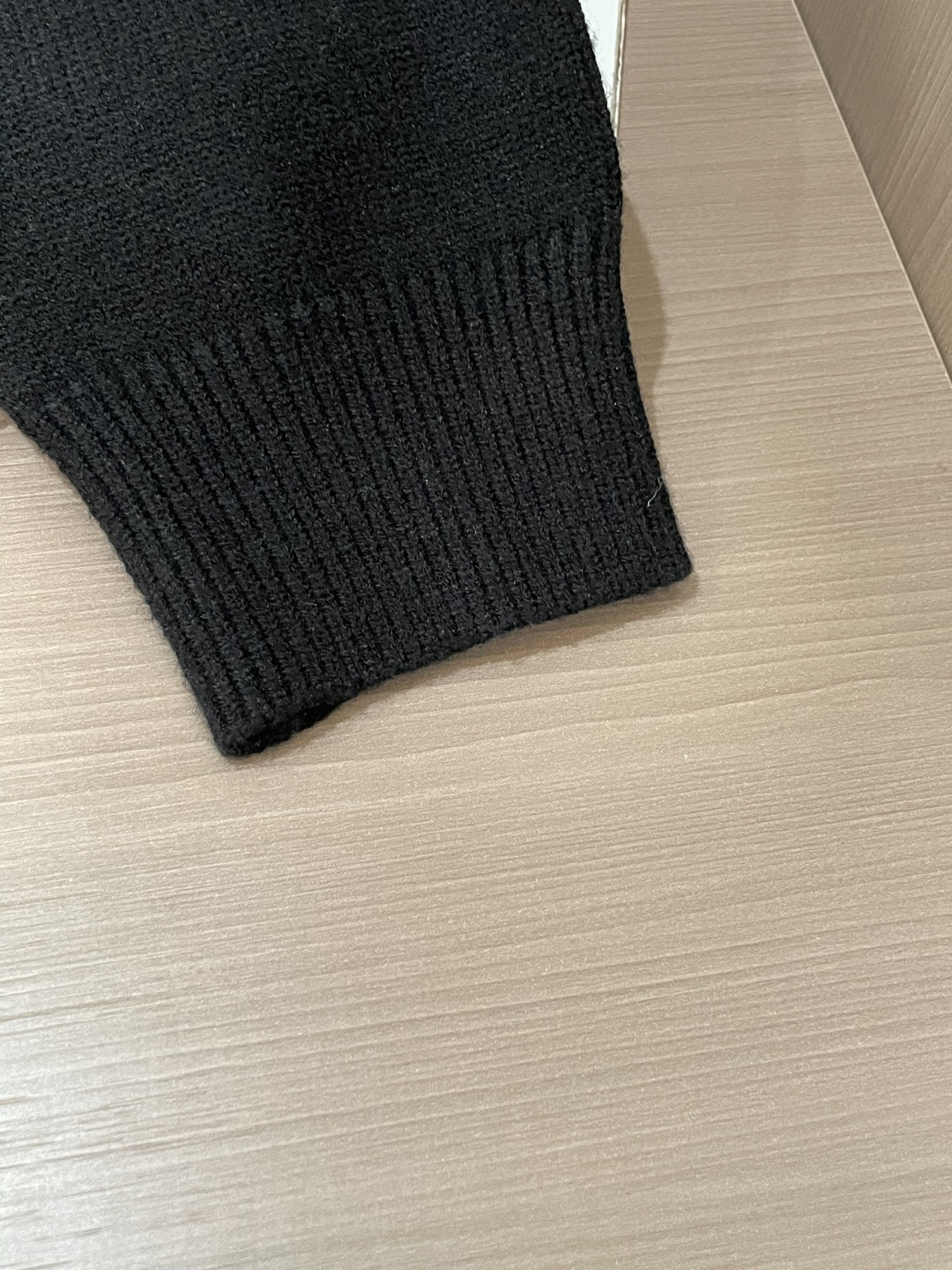 TB 毛衣 秋冬最新系列，专柜1:1顶级复刻，全品相！加厚款，潮人必备单品！懂货的老铁赶紧下手，面料：100%羊毛 尺码