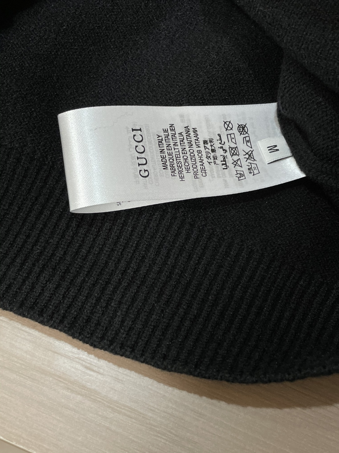 Gucc 毛衣 秋冬最新系列，专柜1:1顶级复刻，全品相！加厚款，潮人必备单品！懂货的老铁赶紧下手，面料：100%羊毛 