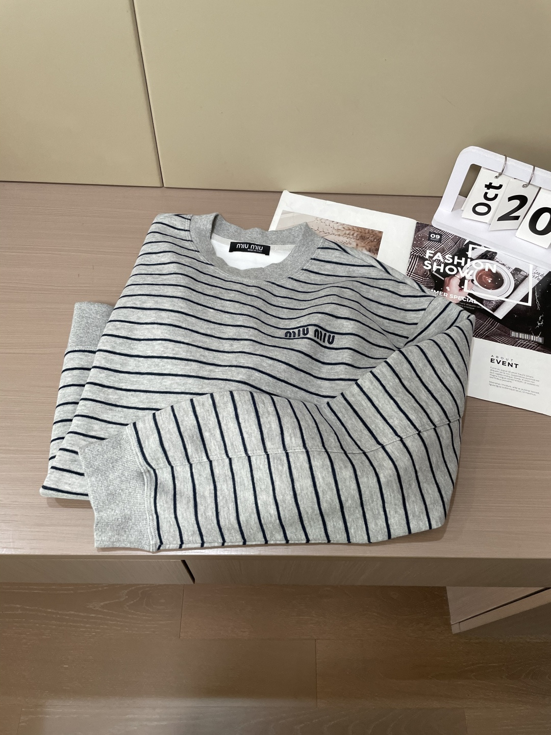2025SS miumiu秋冬新款条纹长袖 爆款定制纯棉面料 重工洗水，面料舒适🈶️质感 码数：M-2X