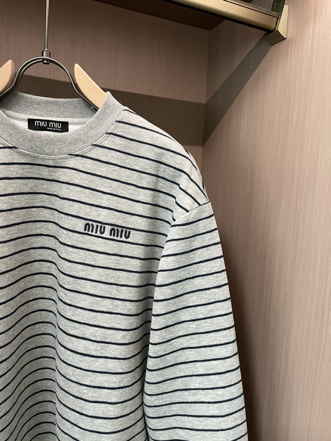 2025SS miumiu秋冬新款条纹长袖 爆款定制纯棉面料 重工洗水，面料舒适🈶️质感 码数：M-2X