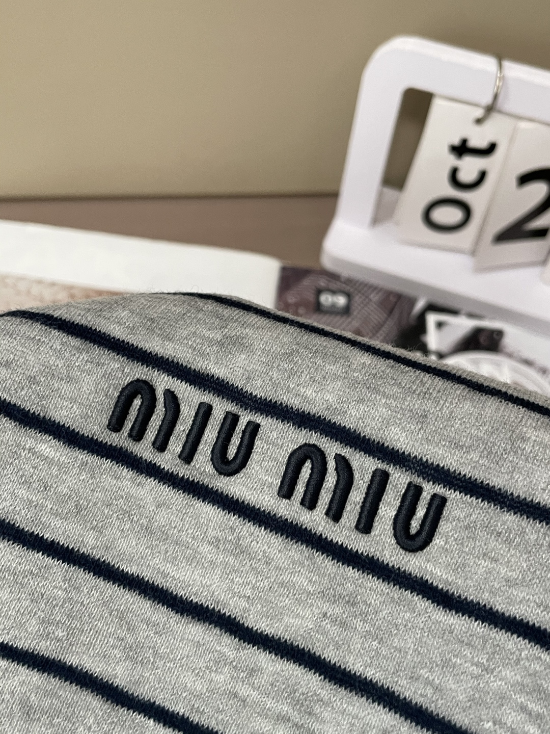 2025SS miumiu秋冬新款条纹长袖 爆款定制纯棉面料 重工洗水，面料舒适🈶️质感 码数：M-2X