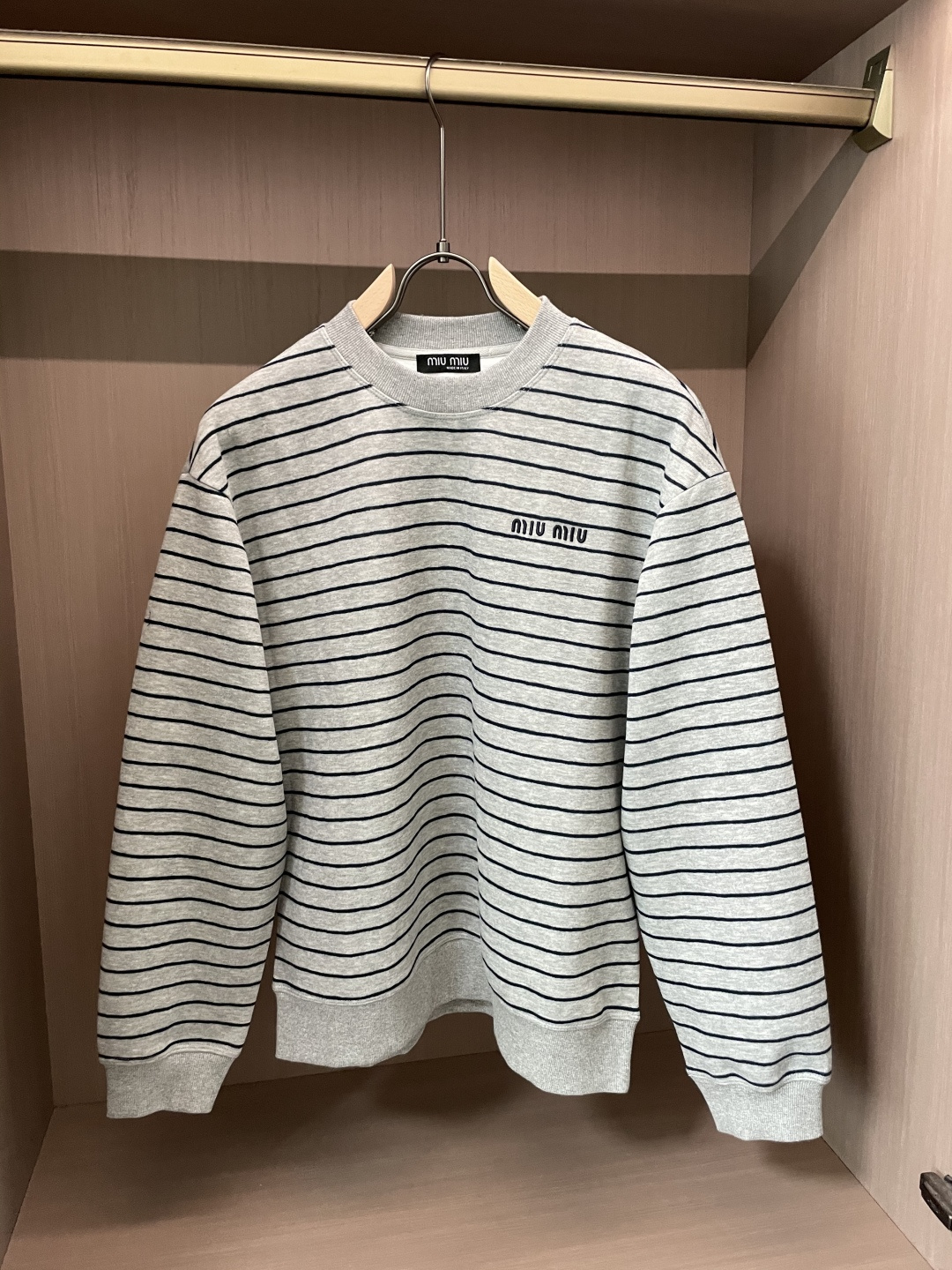 2025SS miumiu秋冬新款条纹长袖 爆款定制纯棉面料 重工洗水，面料舒适🈶️质感 码数：M-2X