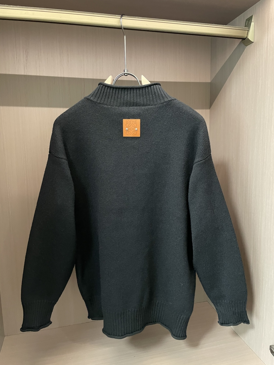 罗家新款拉链毛衣，上身宽松纱线采用细针织法，上身舒适，不挑身材 男女同款，秋冬毛衣，是今年最好看的情侣装