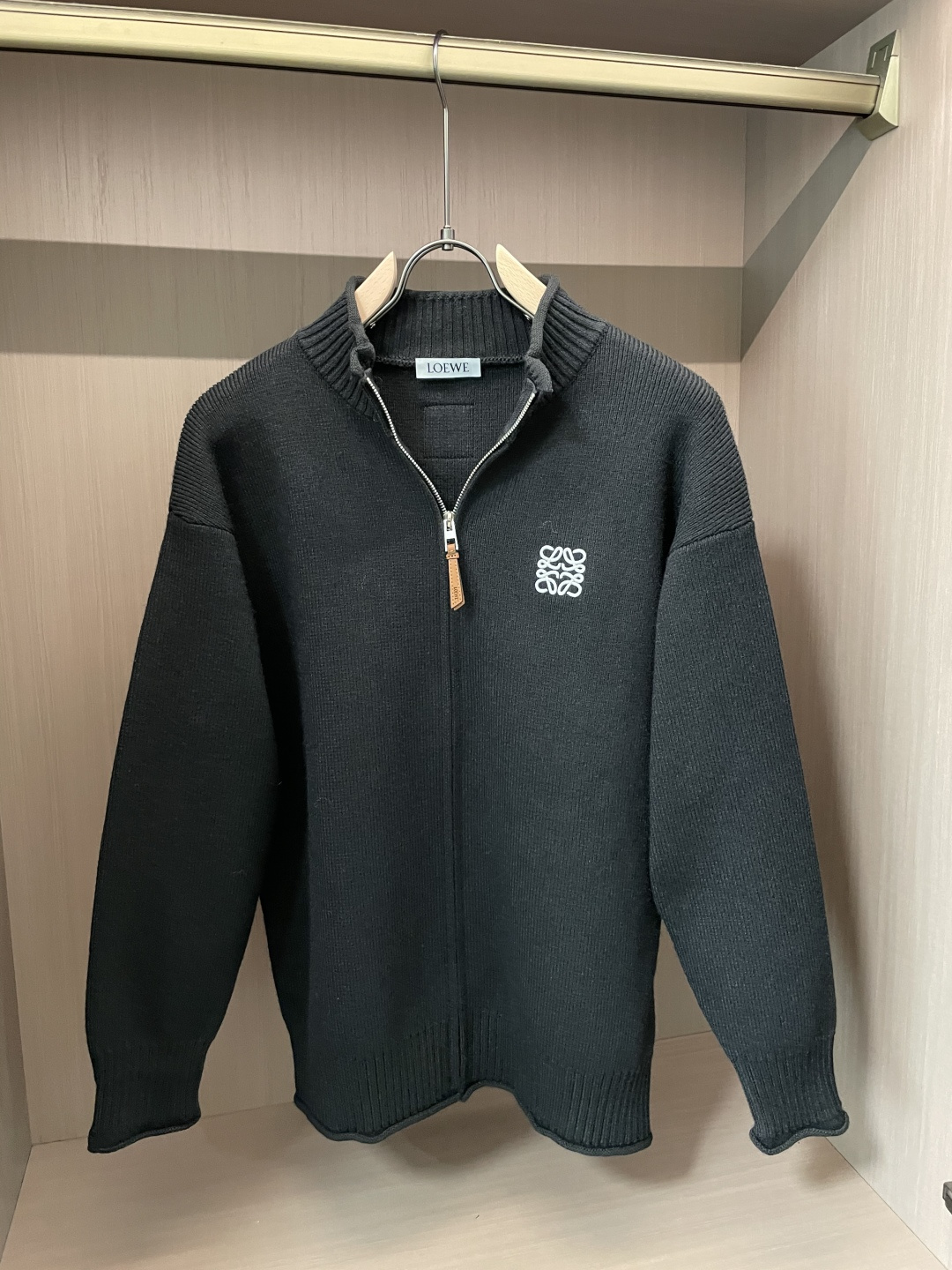 罗家新款拉链毛衣，上身宽松纱线采用细针织法，上身舒适，不挑身材 男女同款，秋冬毛衣，是今年最好看的情侣装