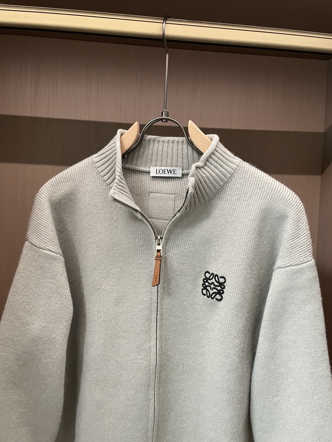 罗家新款拉链毛衣，上身宽松纱线采用细针织法，上身舒适，不挑身材 男女同款，秋冬毛衣，是今年最好看的情侣装