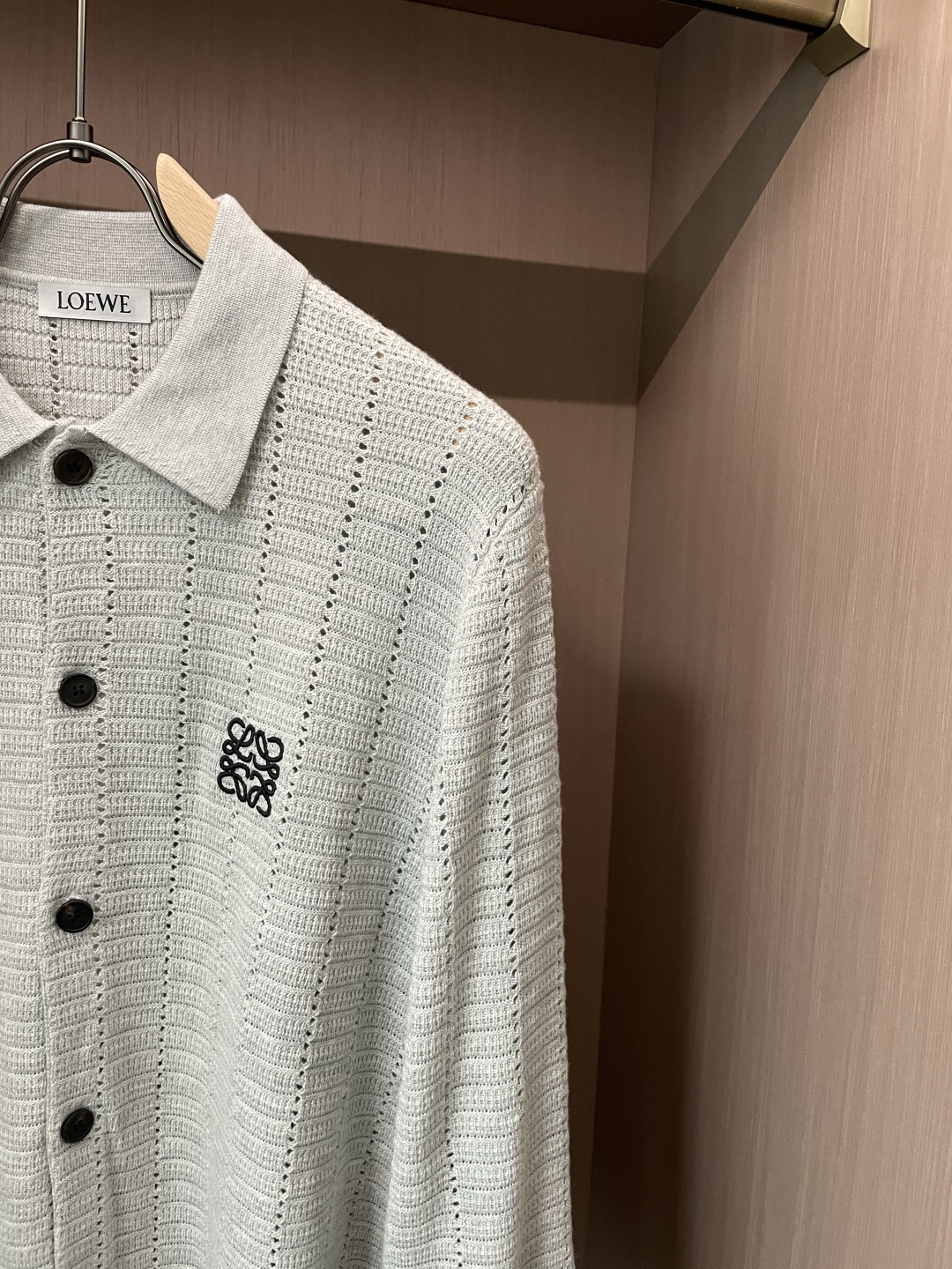 罗家新款毛衫毛衣，上身宽松纱线采用细针织法，上身舒适，不挑身材 男女同款，秋冬毛衣，是今年最好看的情侣装